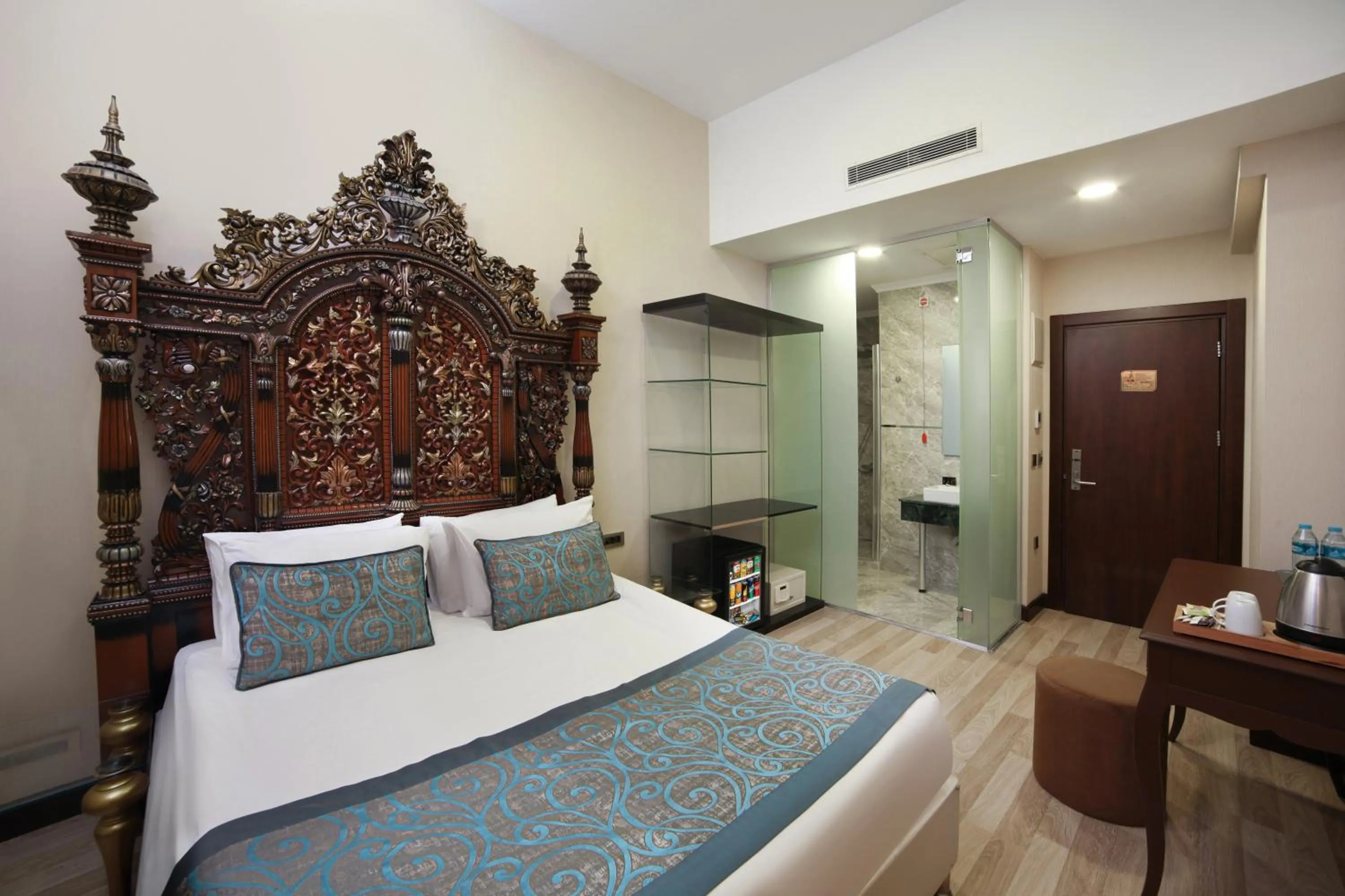 Bedroom, Bed in Great Fortune Hotel & Spa