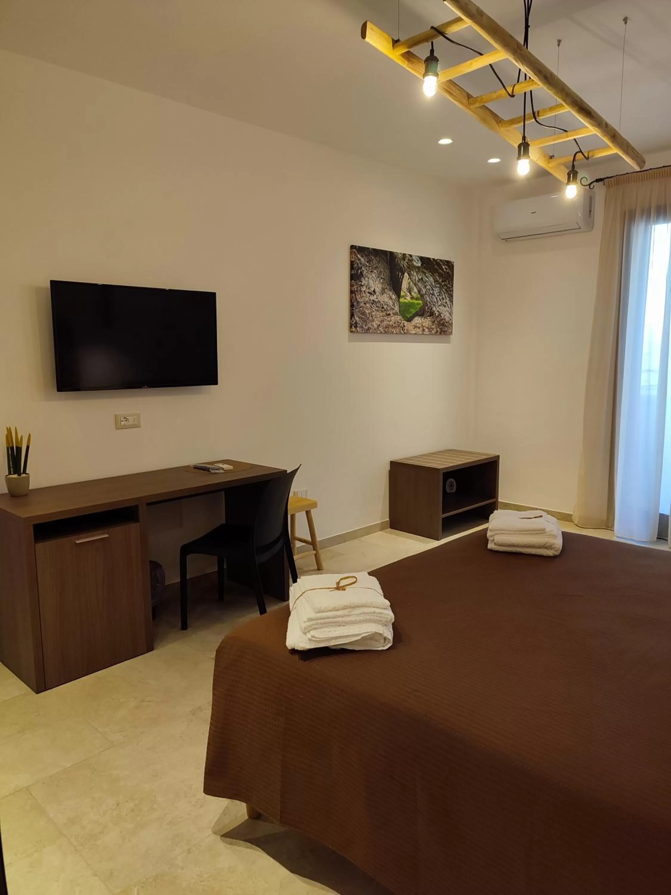TV and multimedia, Bed in B&B San Vito