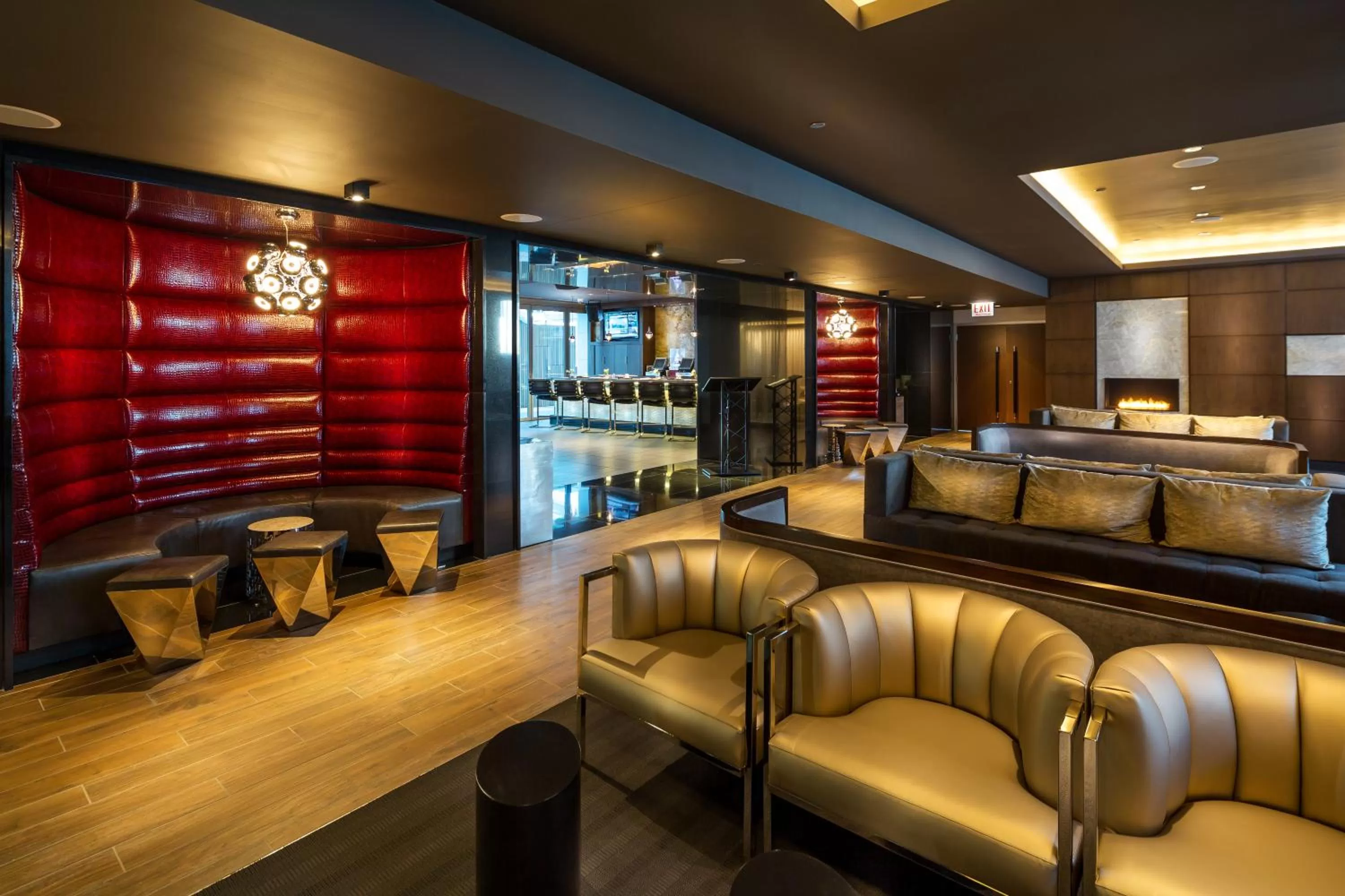 Lounge or bar in Godfrey Hotel Chicago