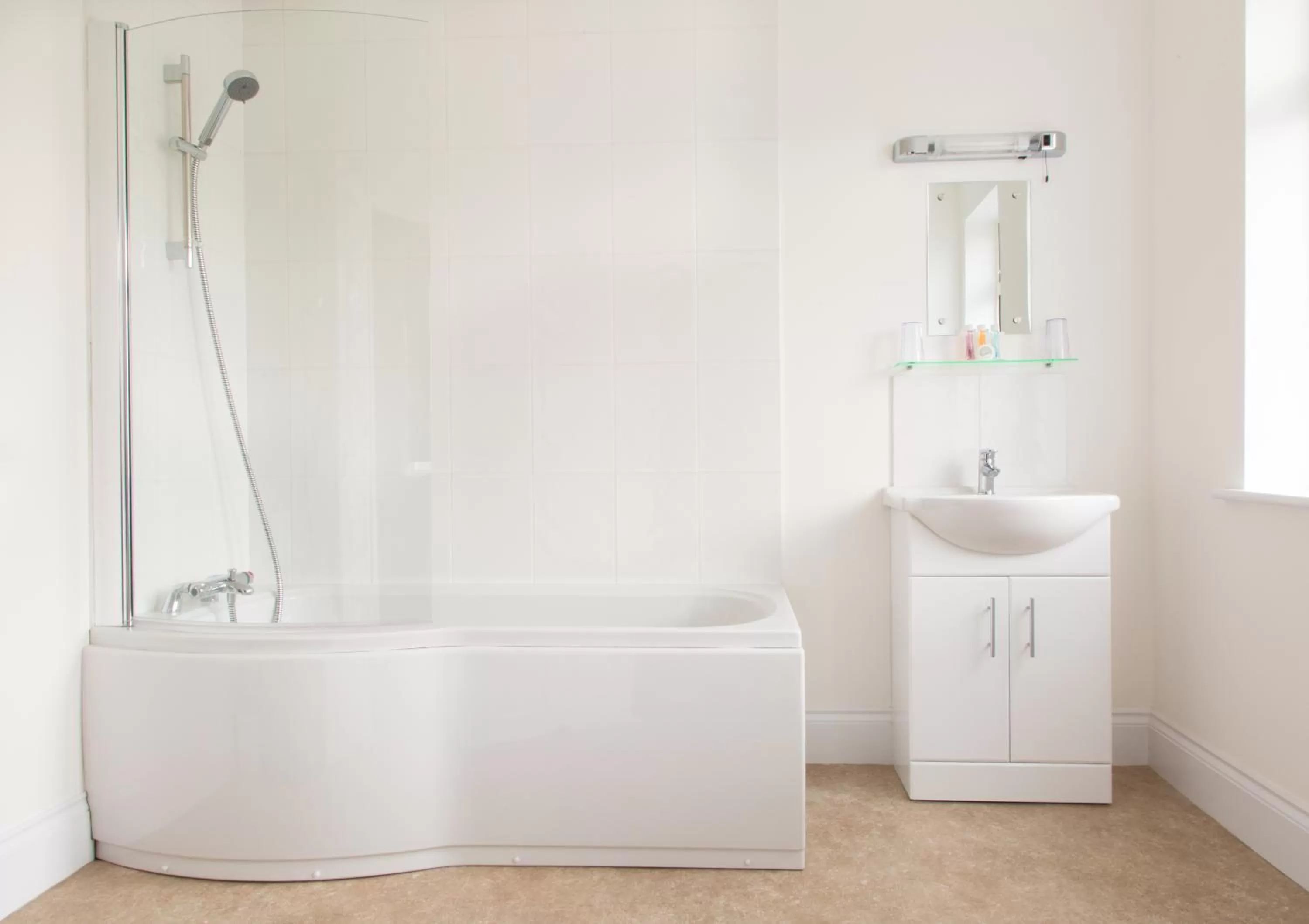 Bathroom in The Grosvenor Plymouth