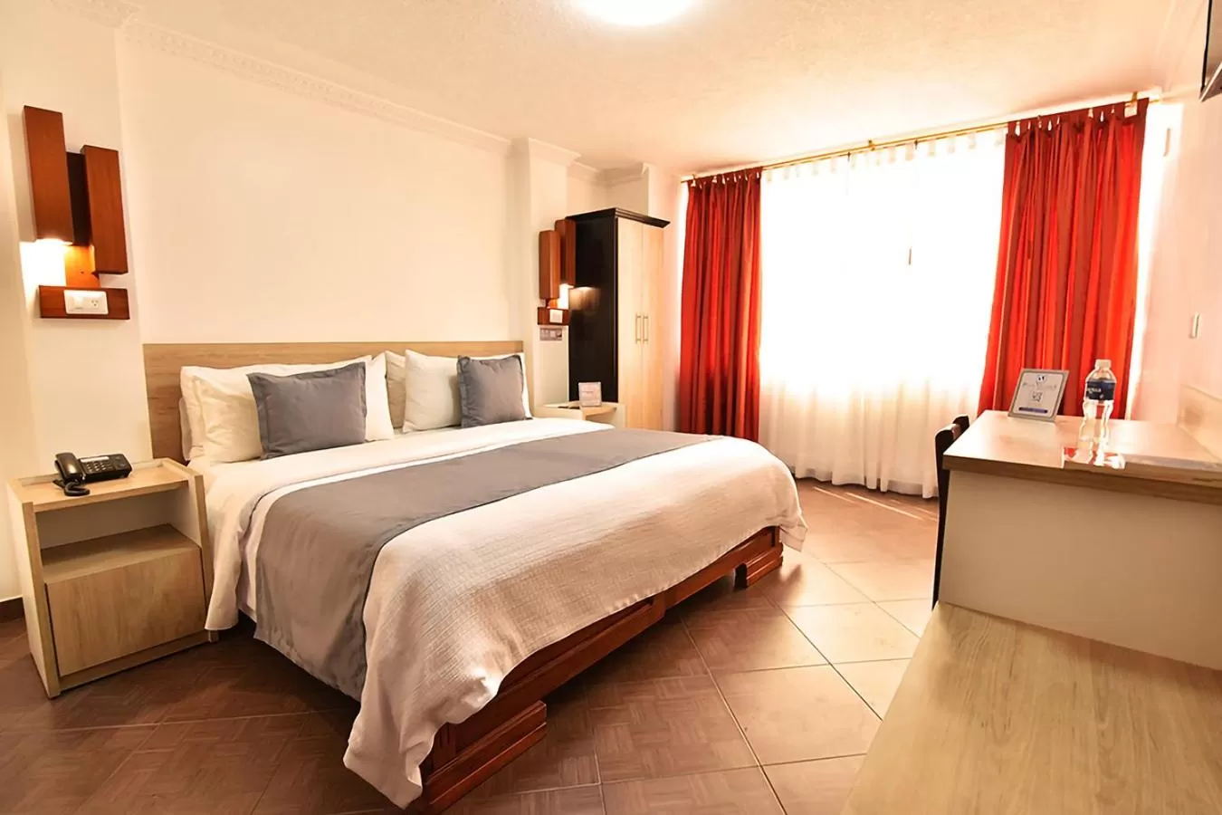 Bedroom, Bed in Hotel Plaza Victoria