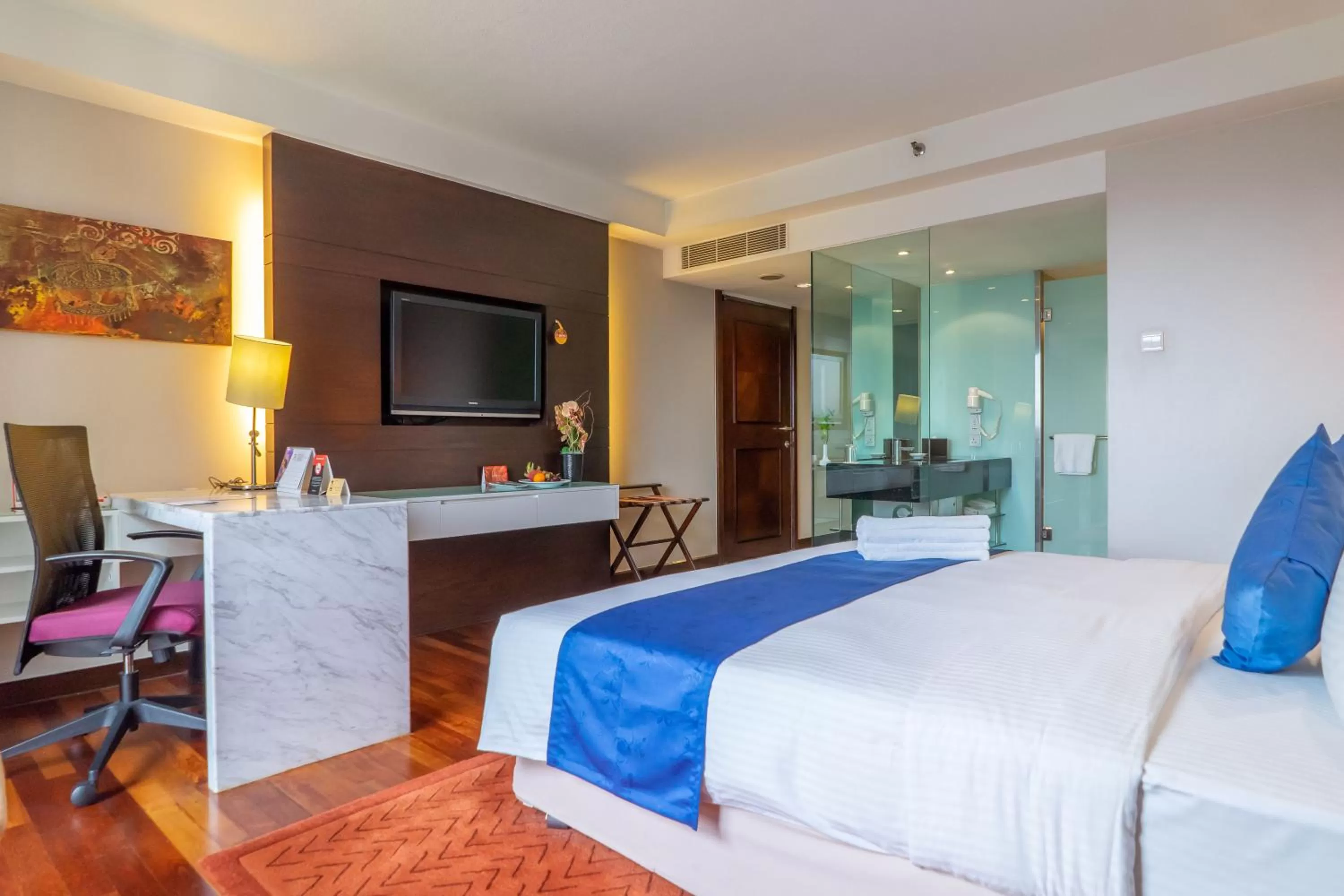 Photo of the whole room, Bed in Seri Pacific Hotel Kuala Lumpur