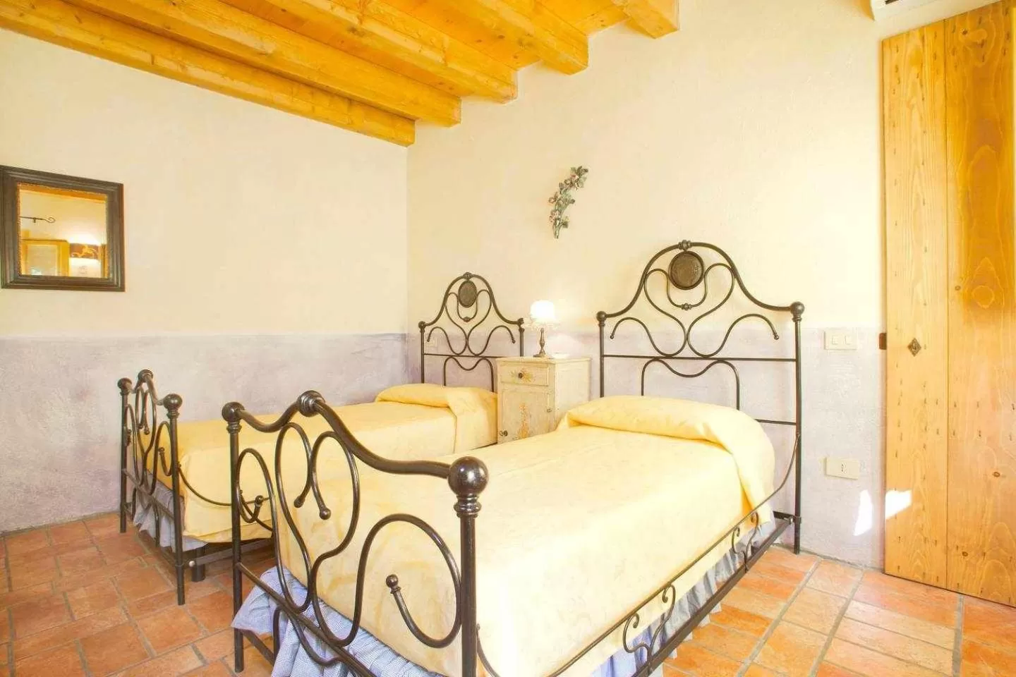 Deluxe Double or Twin Room with Balcony in Rosalimone BeB