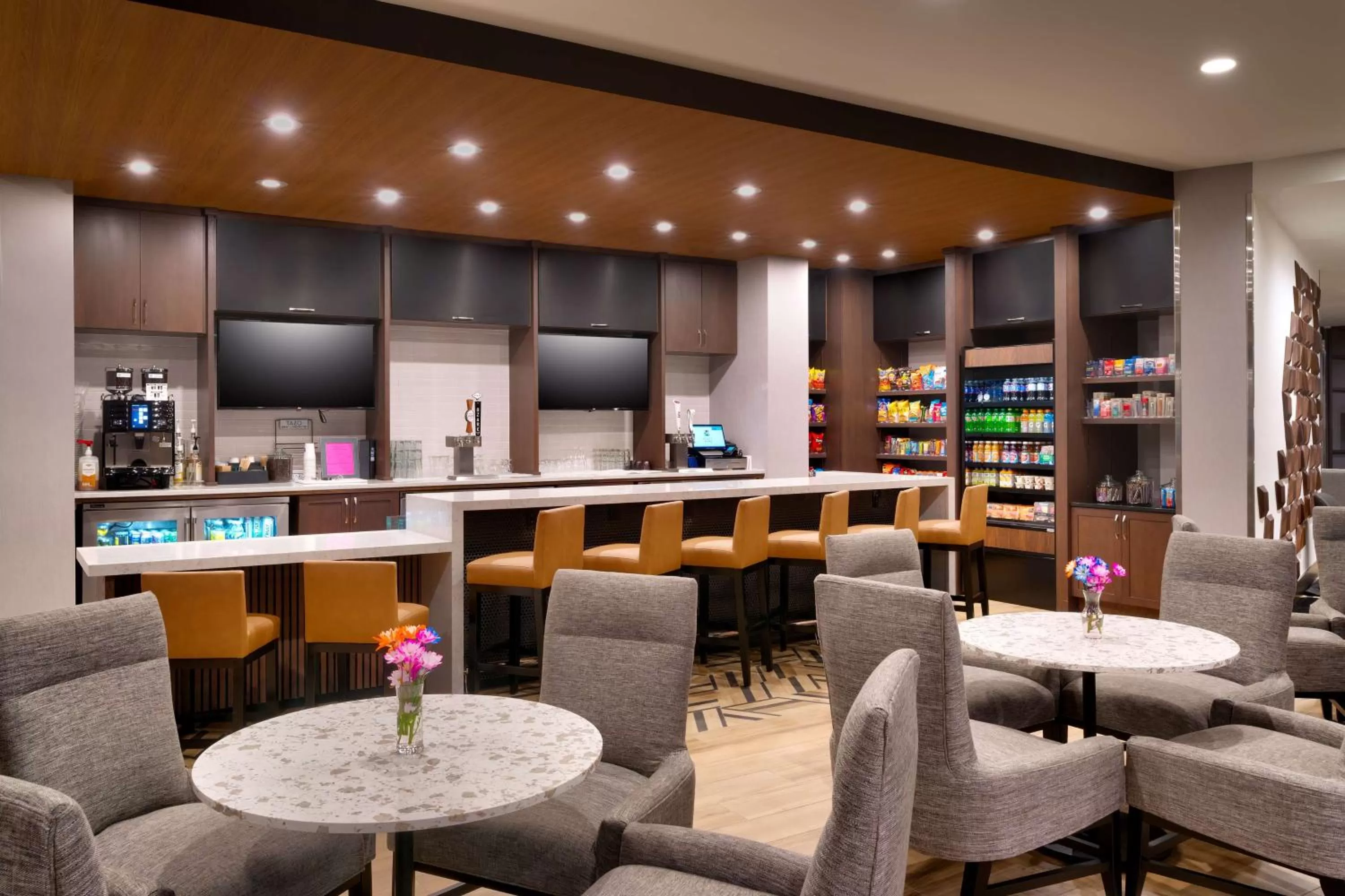 Restaurant/places to eat in Hyatt Place Fayetteville/Springdale