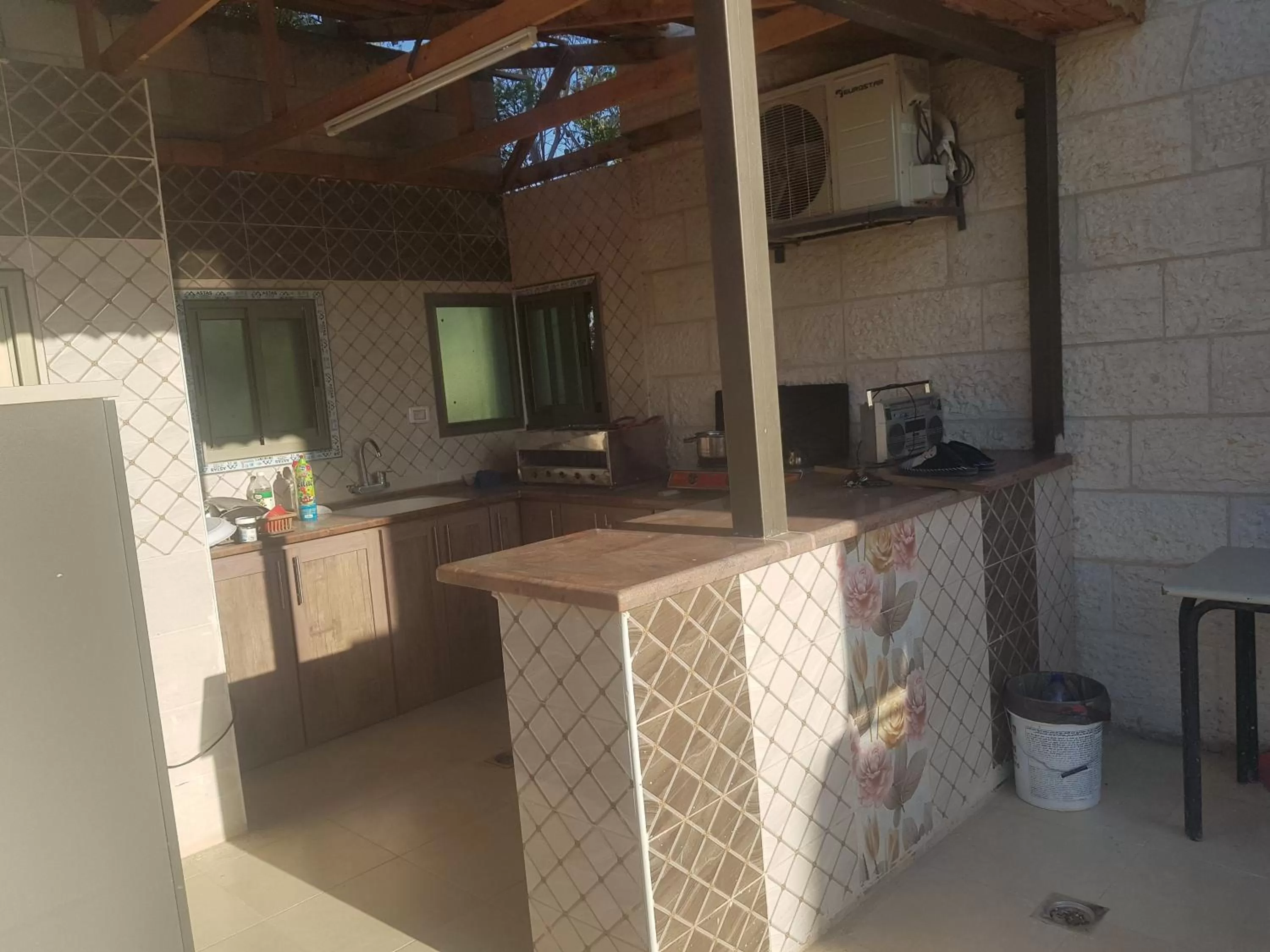 Kitchen/Kitchenette in Jericho Waleed's Hostel