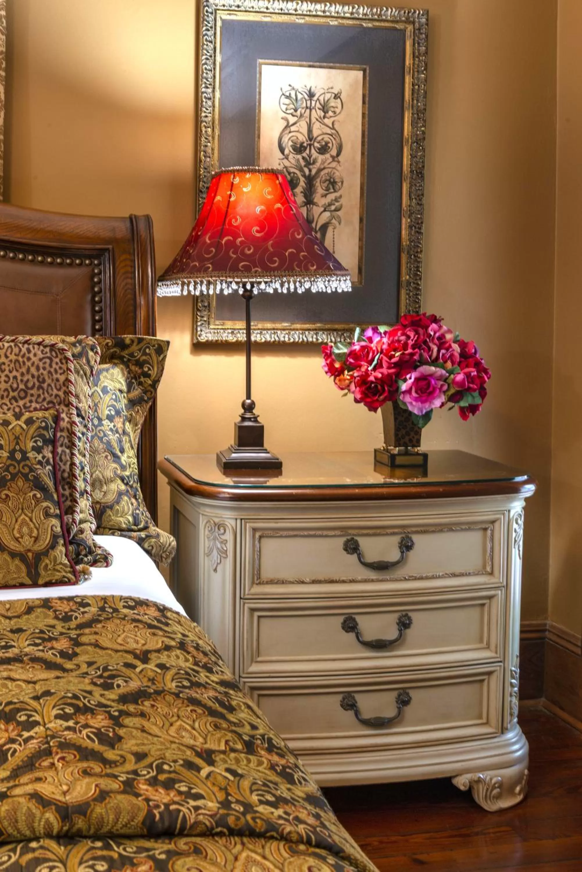 View (from property/room), Bed in Cedar House Inn