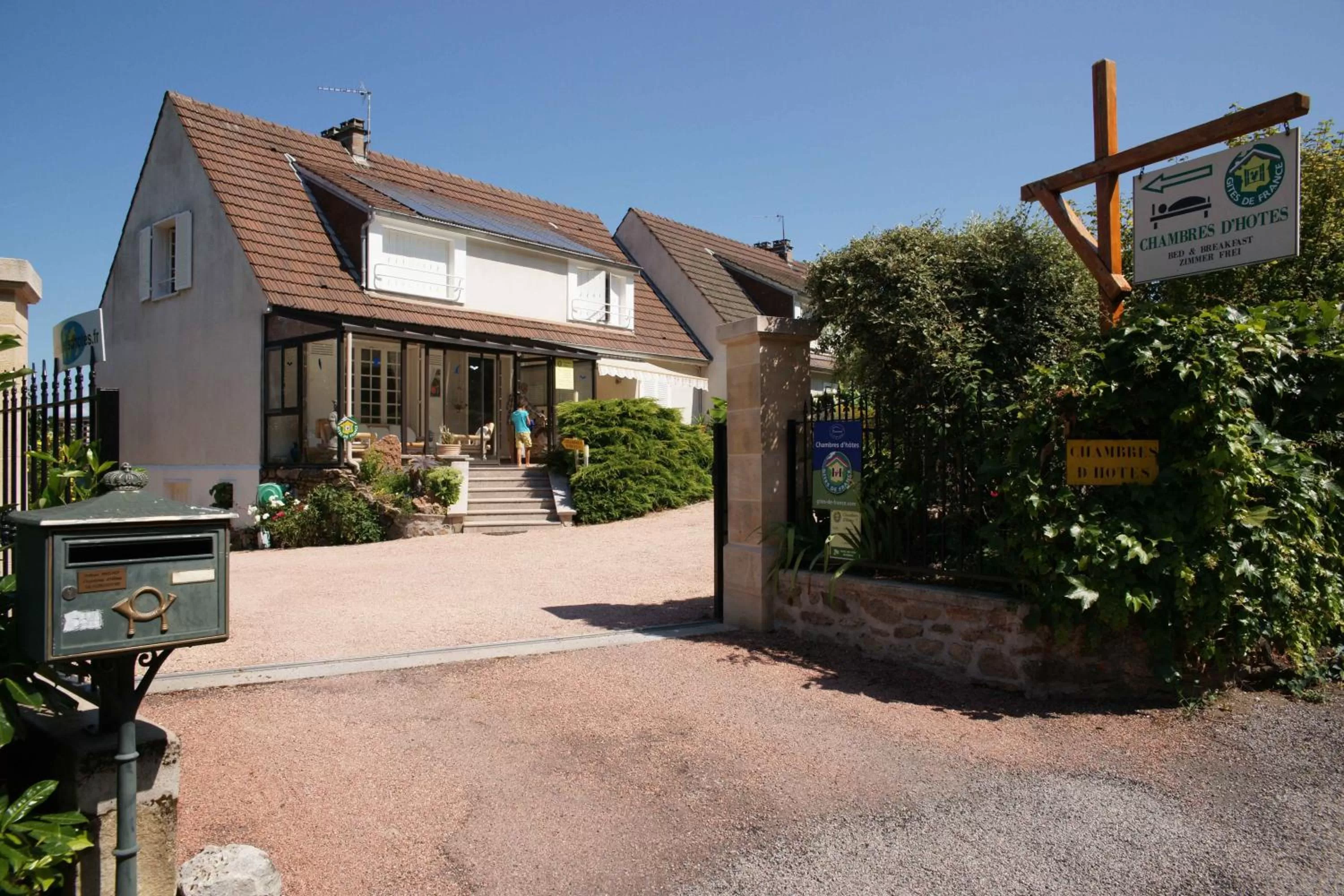 Property building in Chambres d'hotes à Autun
