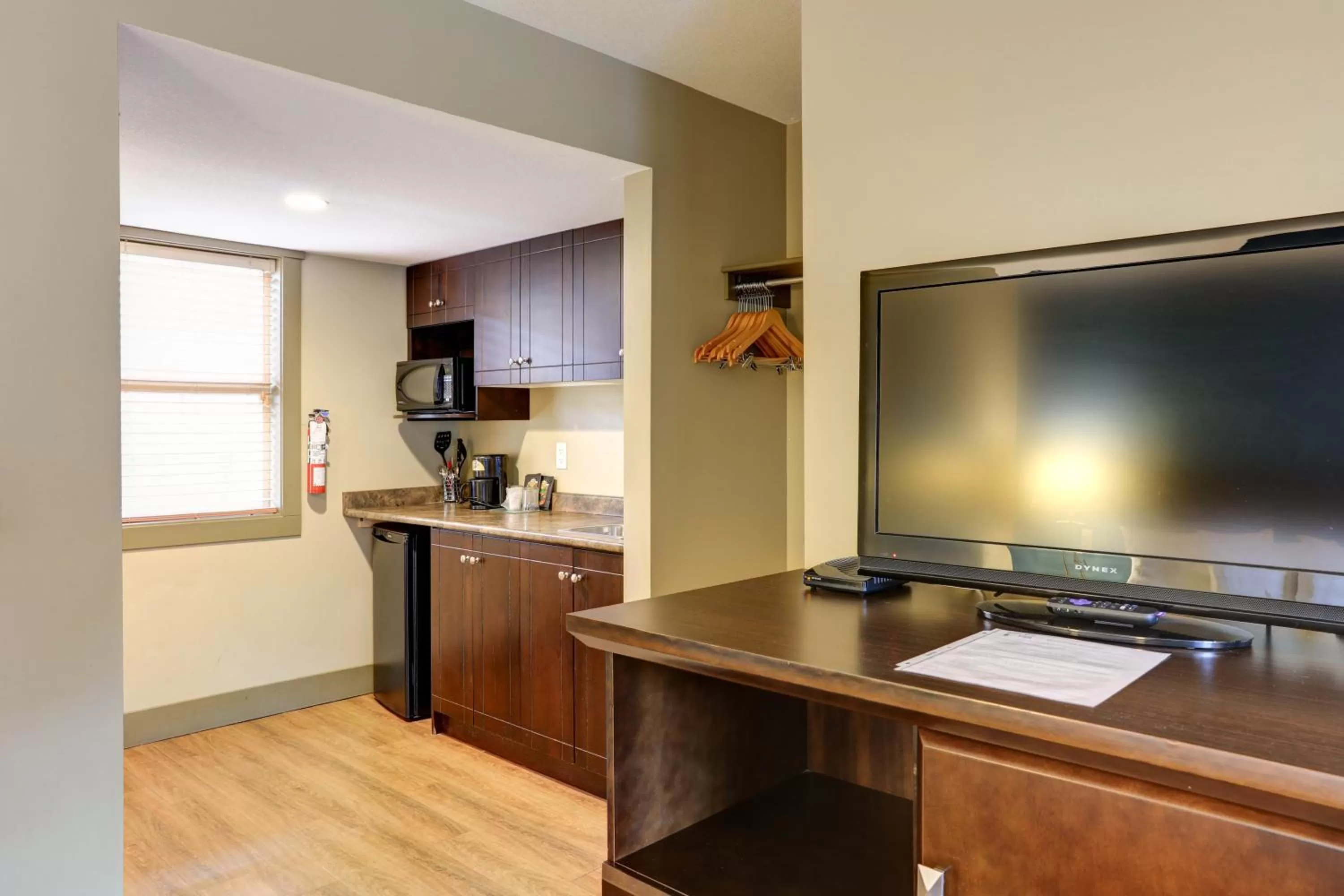 Kitchen or kitchenette in Vedder River Inn