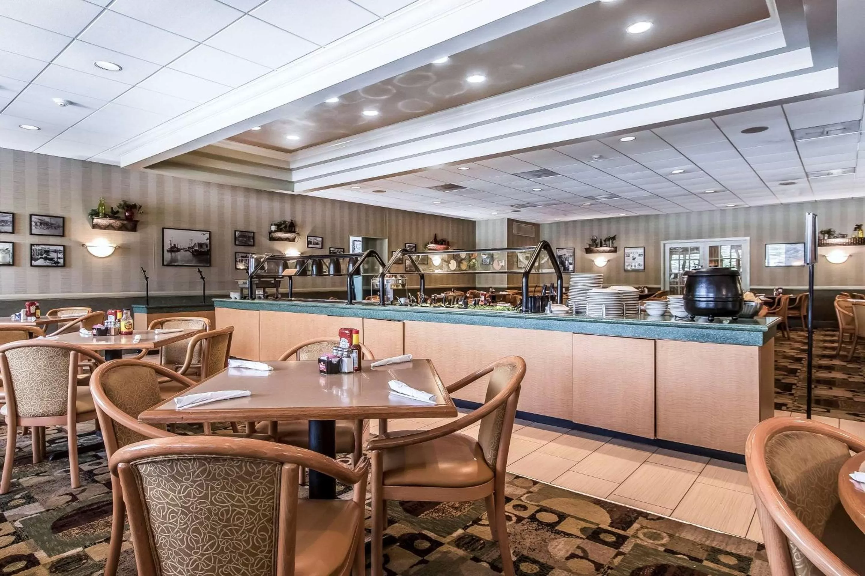 Restaurant/places to eat in Clarion Inn Morgan City