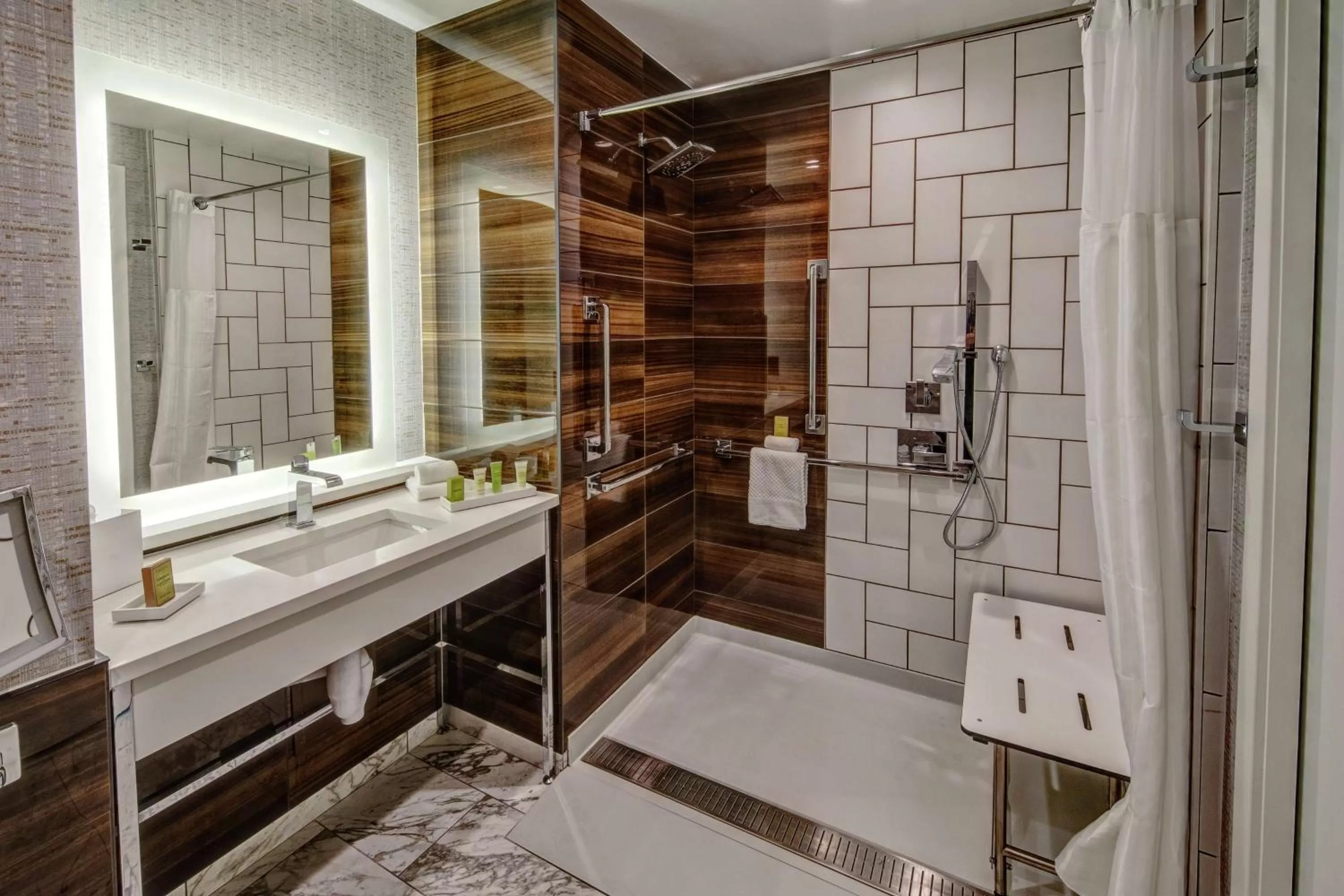 Bathroom in Hilton Franklin Cool Springs