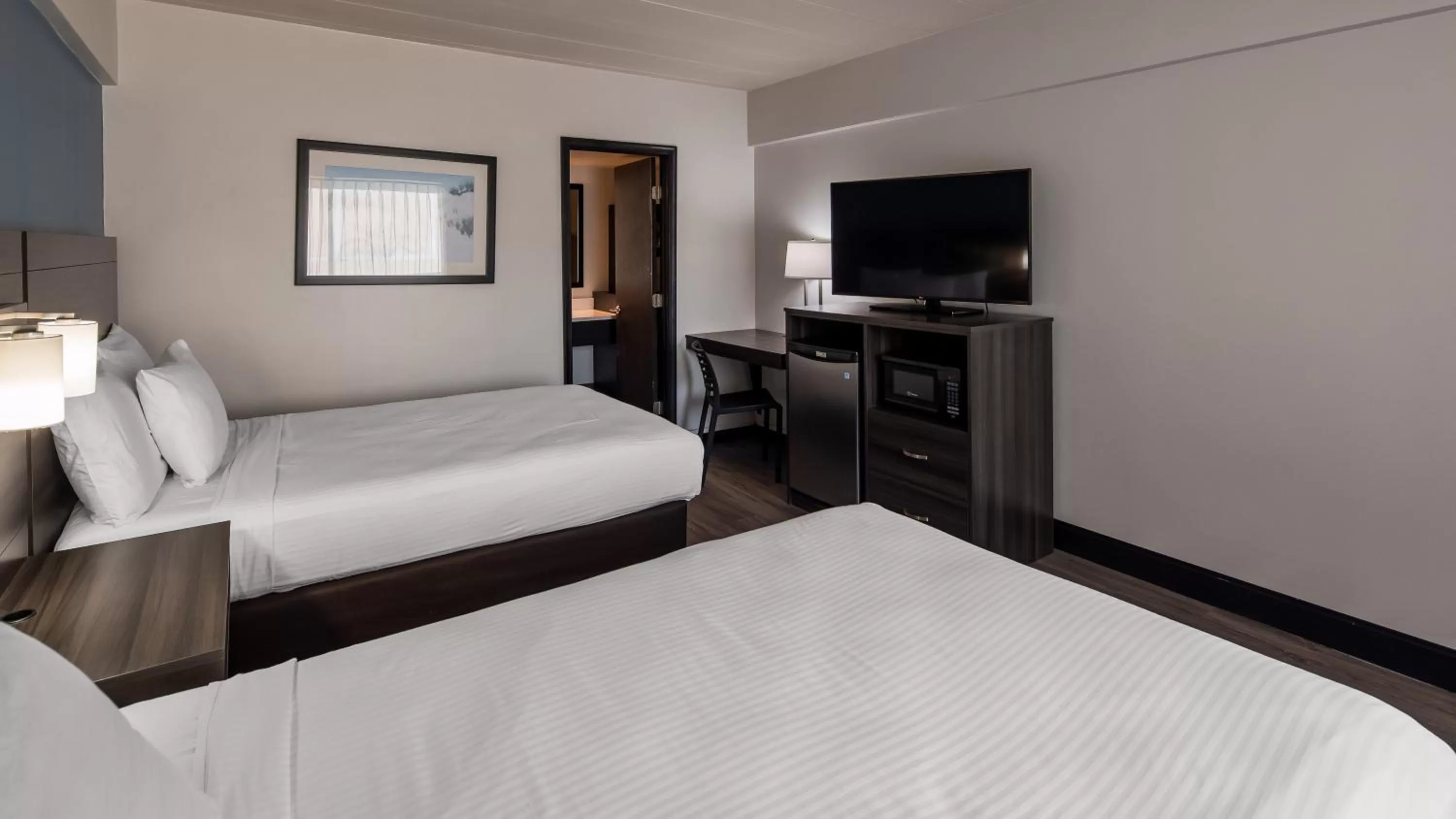 Bedroom, Bed in SureStay Hotel by Best Western Virginia Beach Royal Clipper