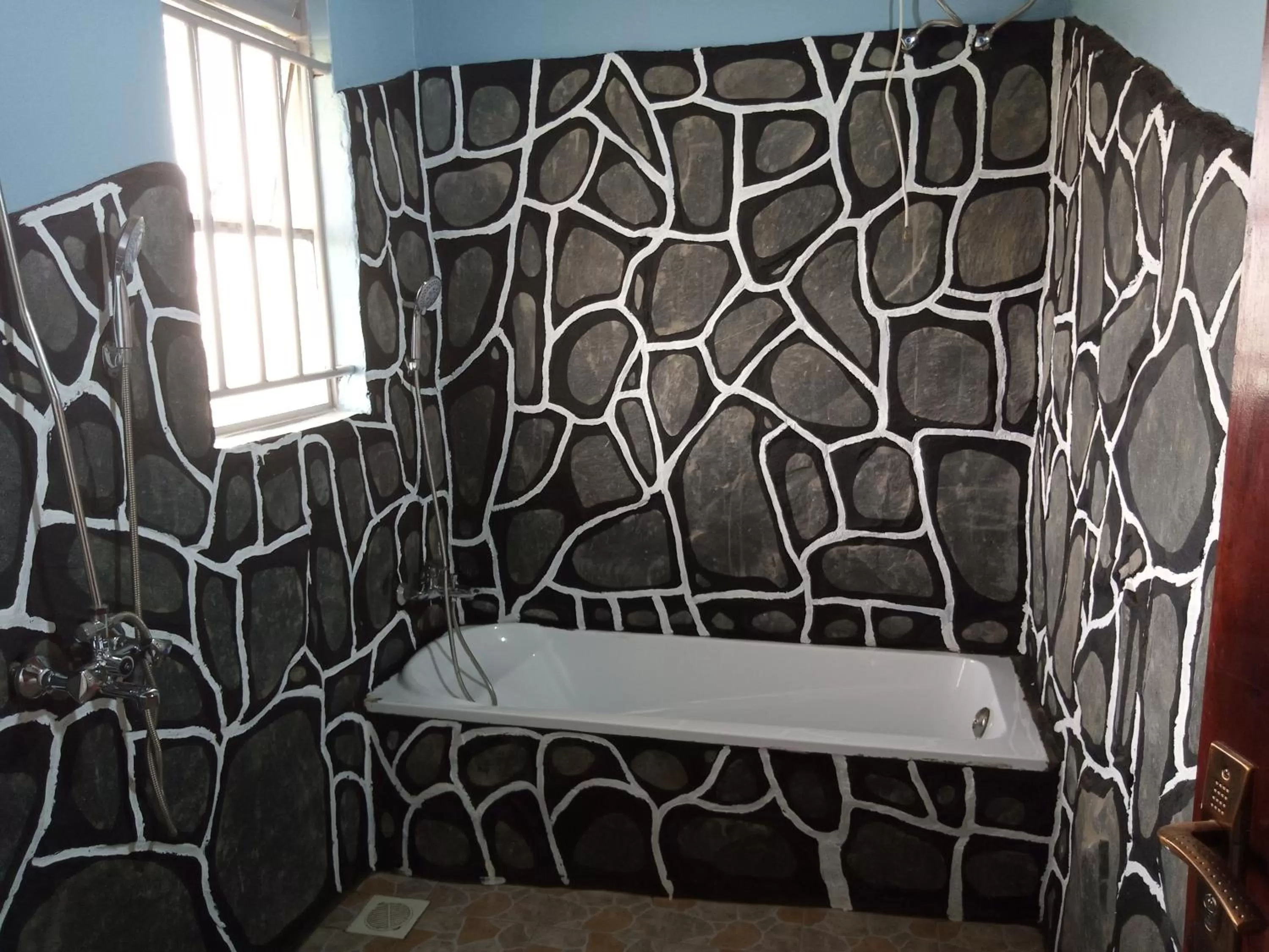 Bathroom in Elite Backpackers Services