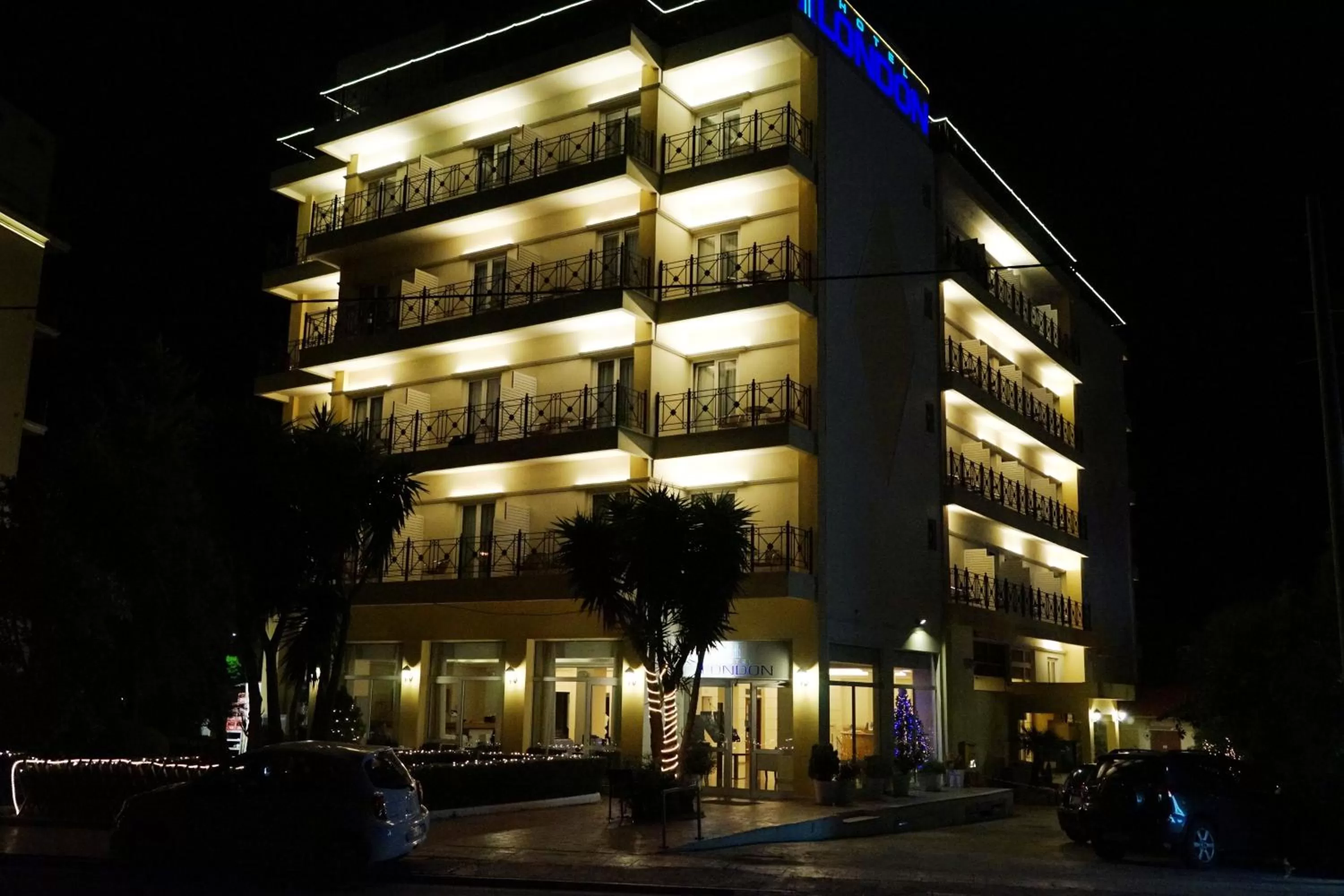 Property building in Hotel London