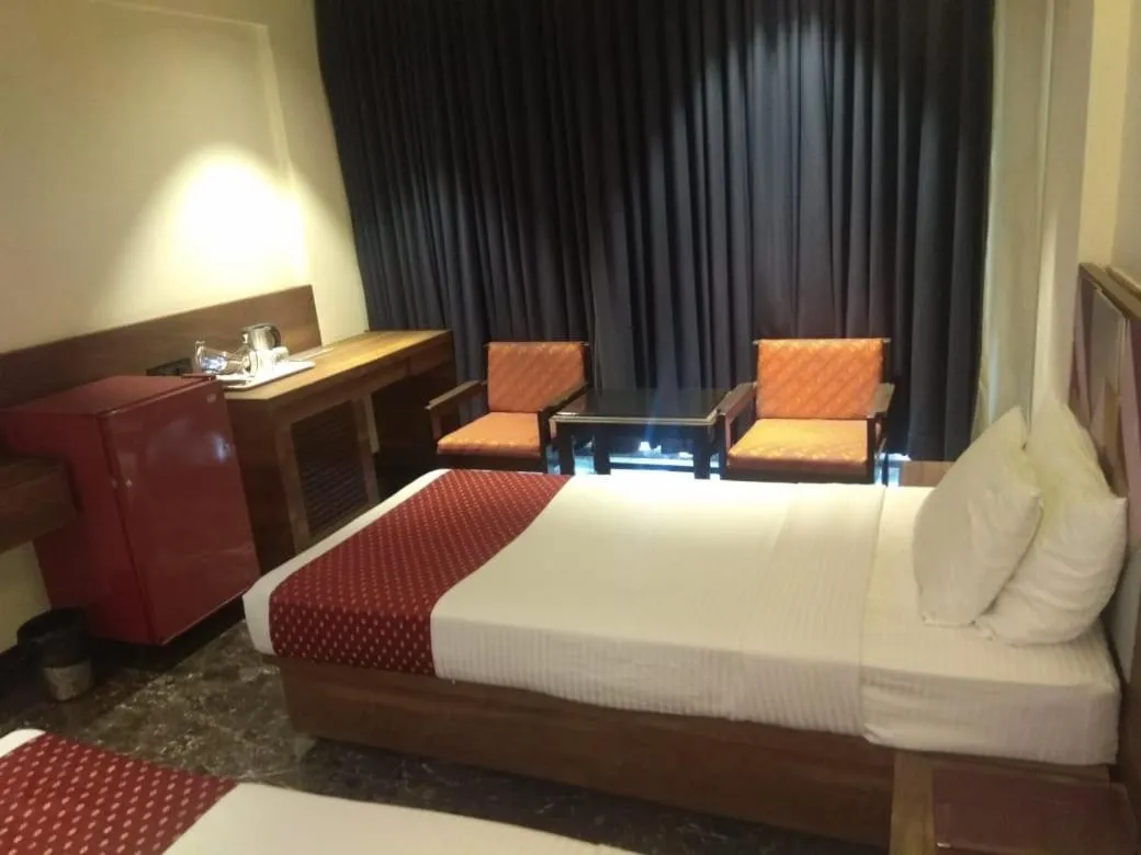 Deluxe Double or Twin Room - single occupancy in Quality Inn Regency, Nashik