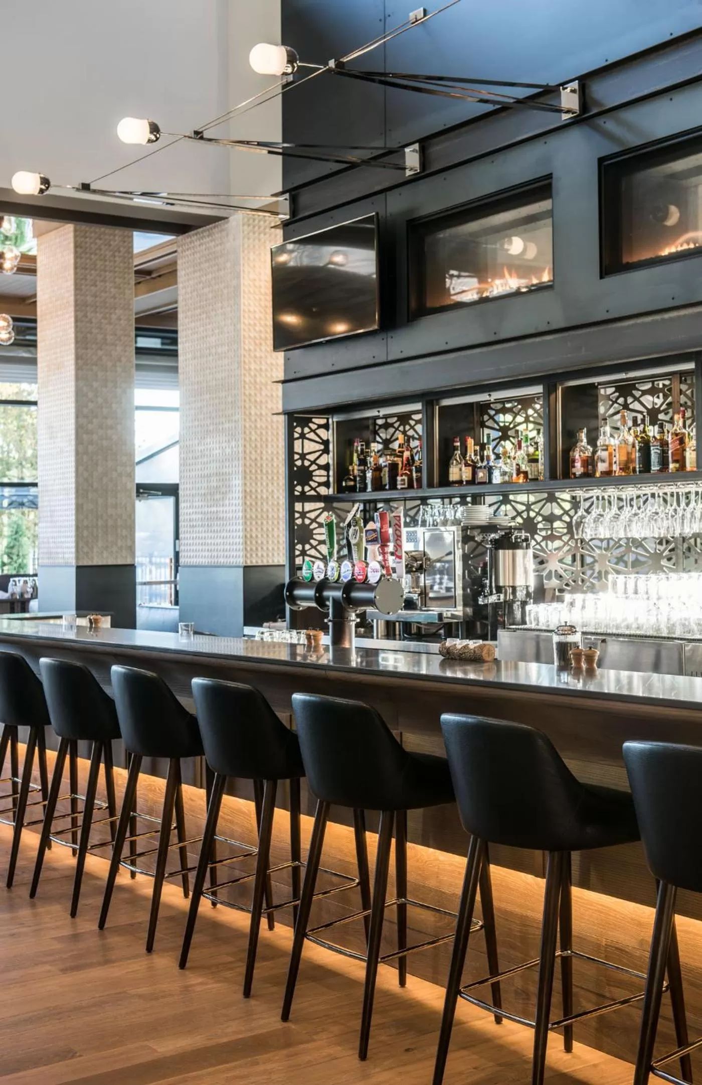 Restaurant/places to eat in Entourage sur-le-Lac