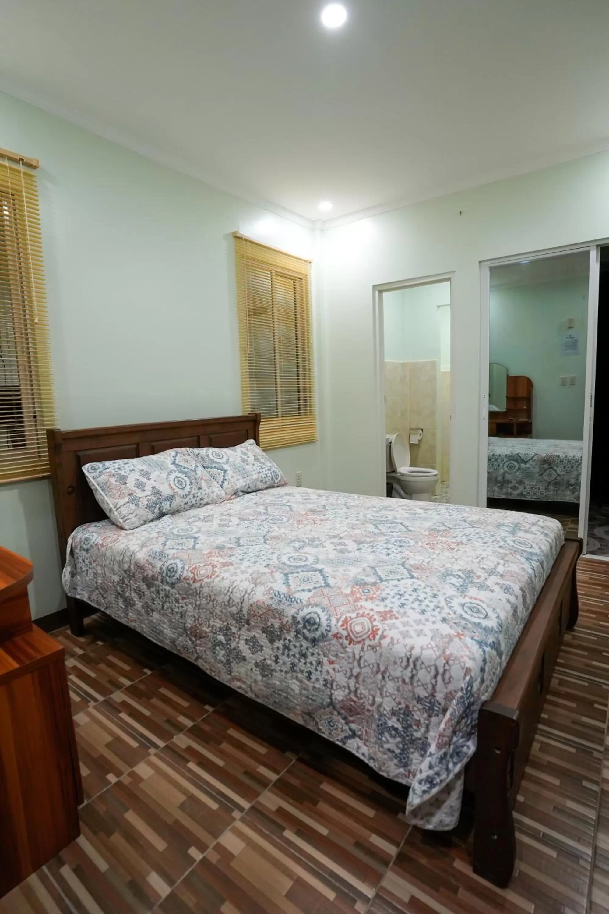 Bed in MS Mountain Cabin