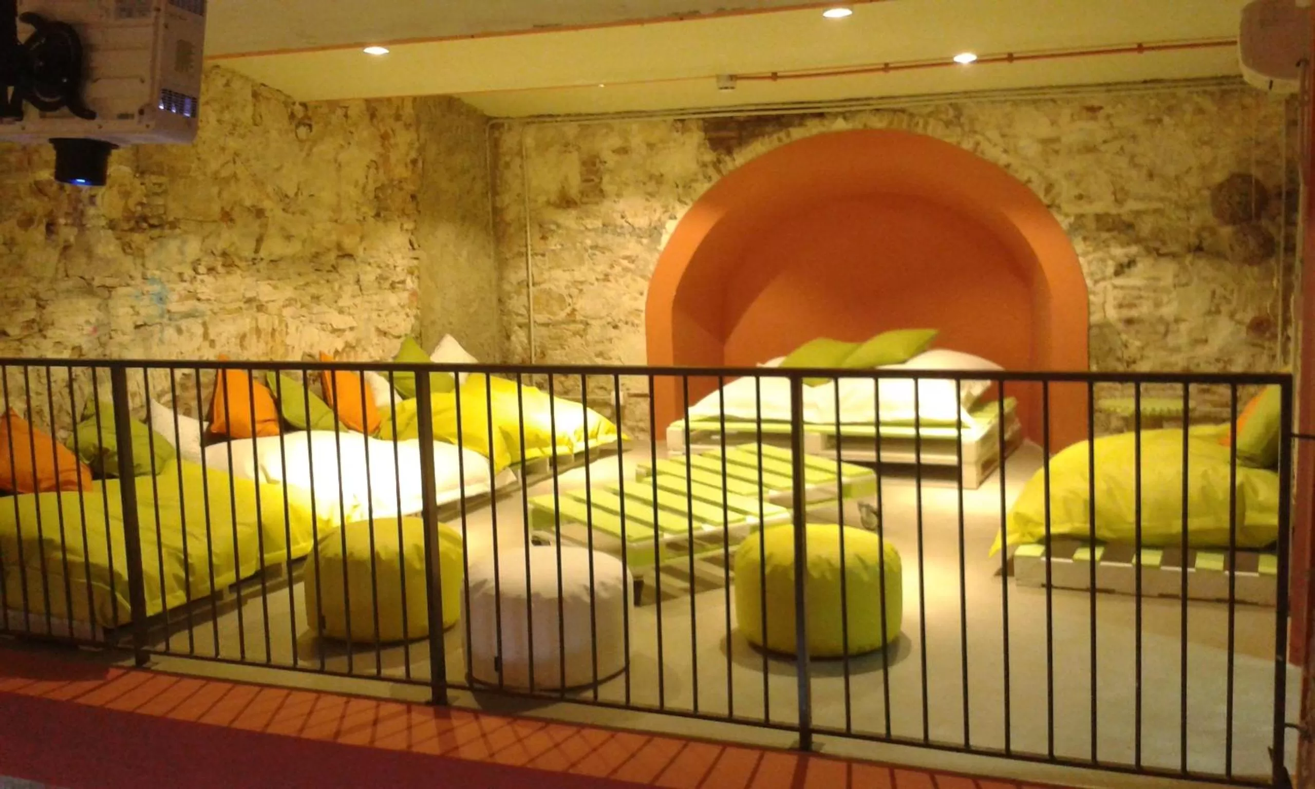 Communal lounge/ TV room in BcnSportHostels