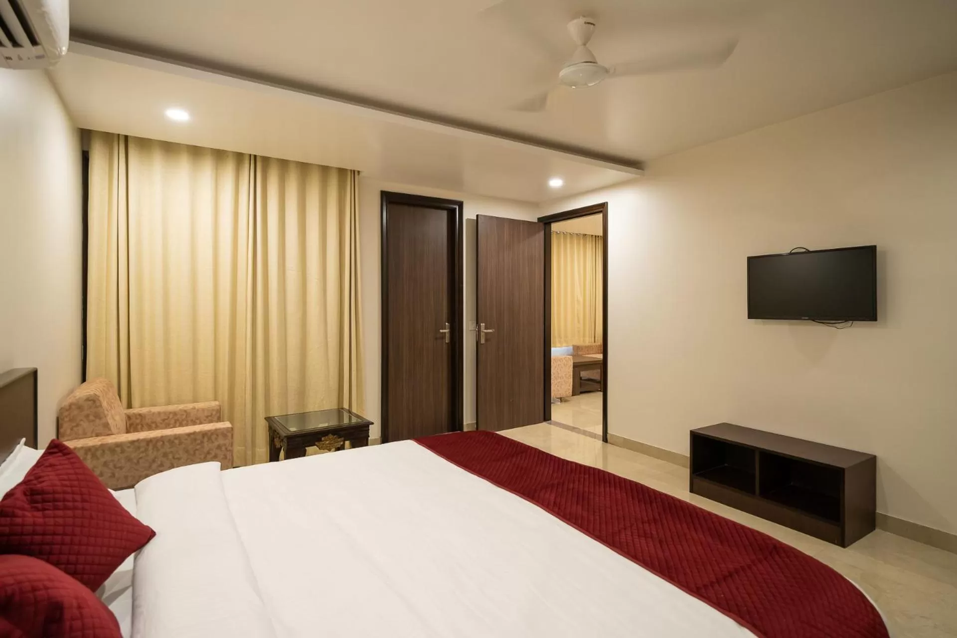 Communal lounge/ TV room, Bed in Sheerha Royal Residency-Near Jaipur Airport