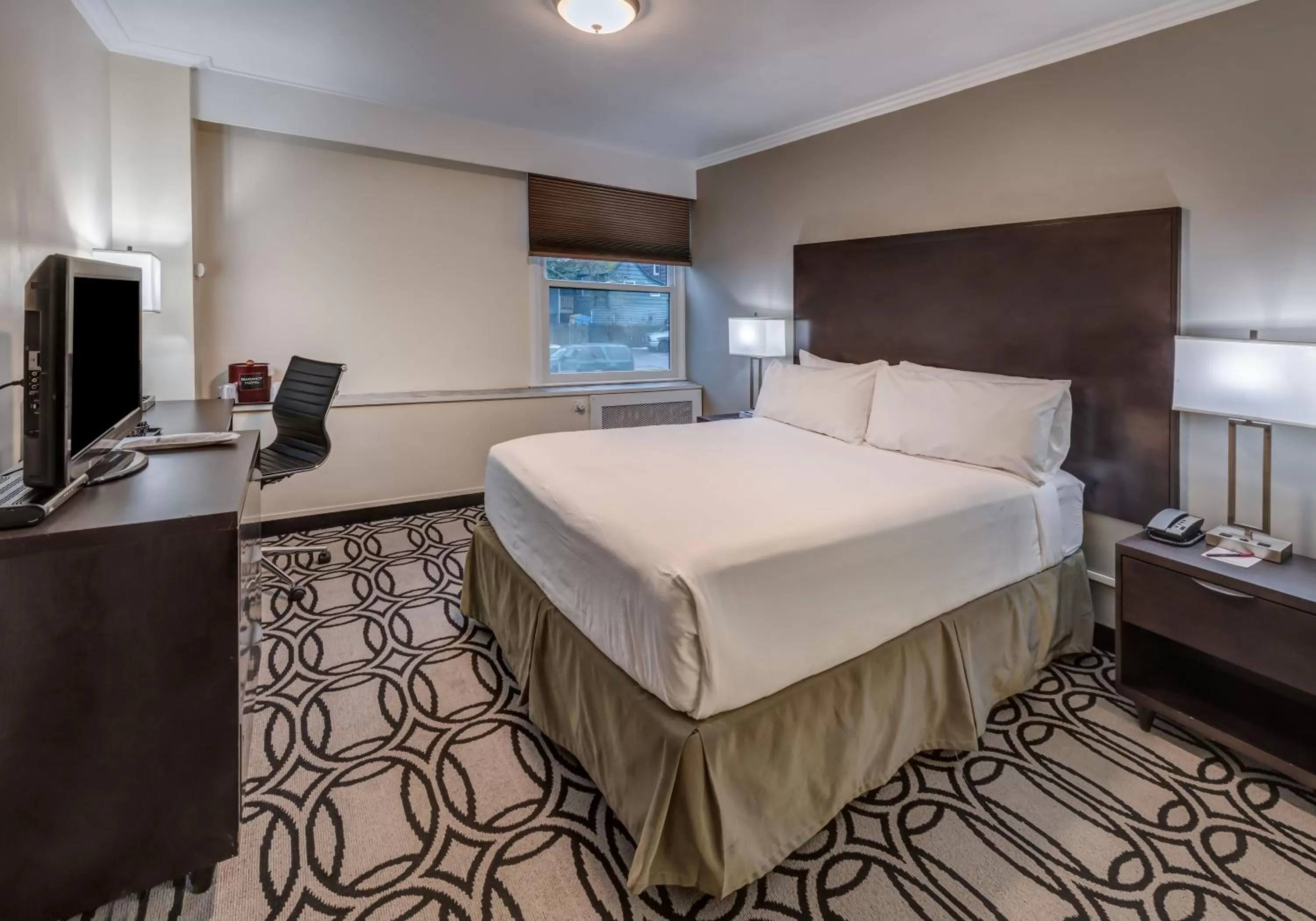 1 King Bedroom Apartment in Baranof Downtown, BW Signature Collection