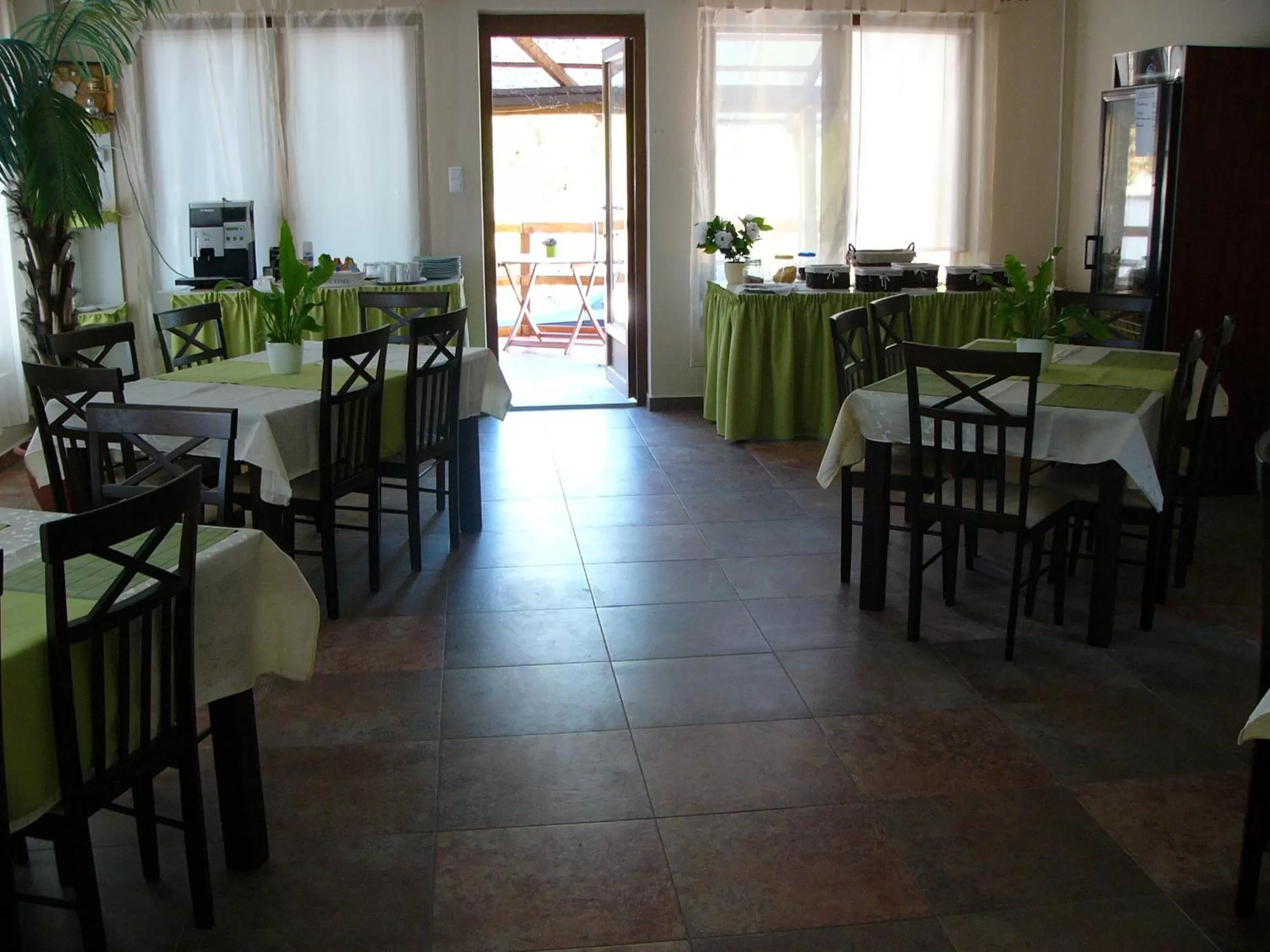 Communal lounge/ TV room, Restaurant/Places to Eat in Abszolút Hotel és Panzió