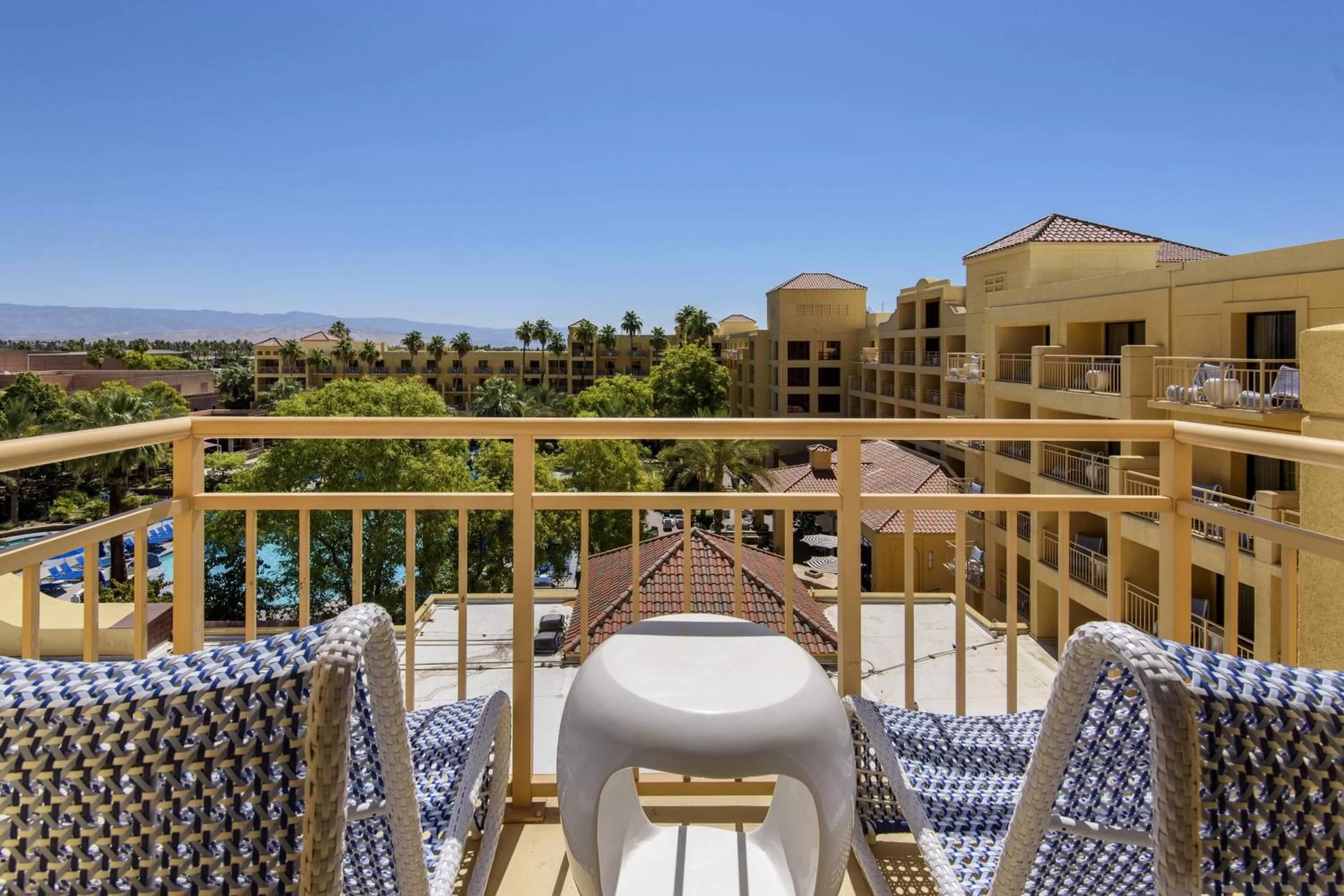 King Suite with Pool View (No Resort Fees) in Renaissance Palm Springs Hotel
