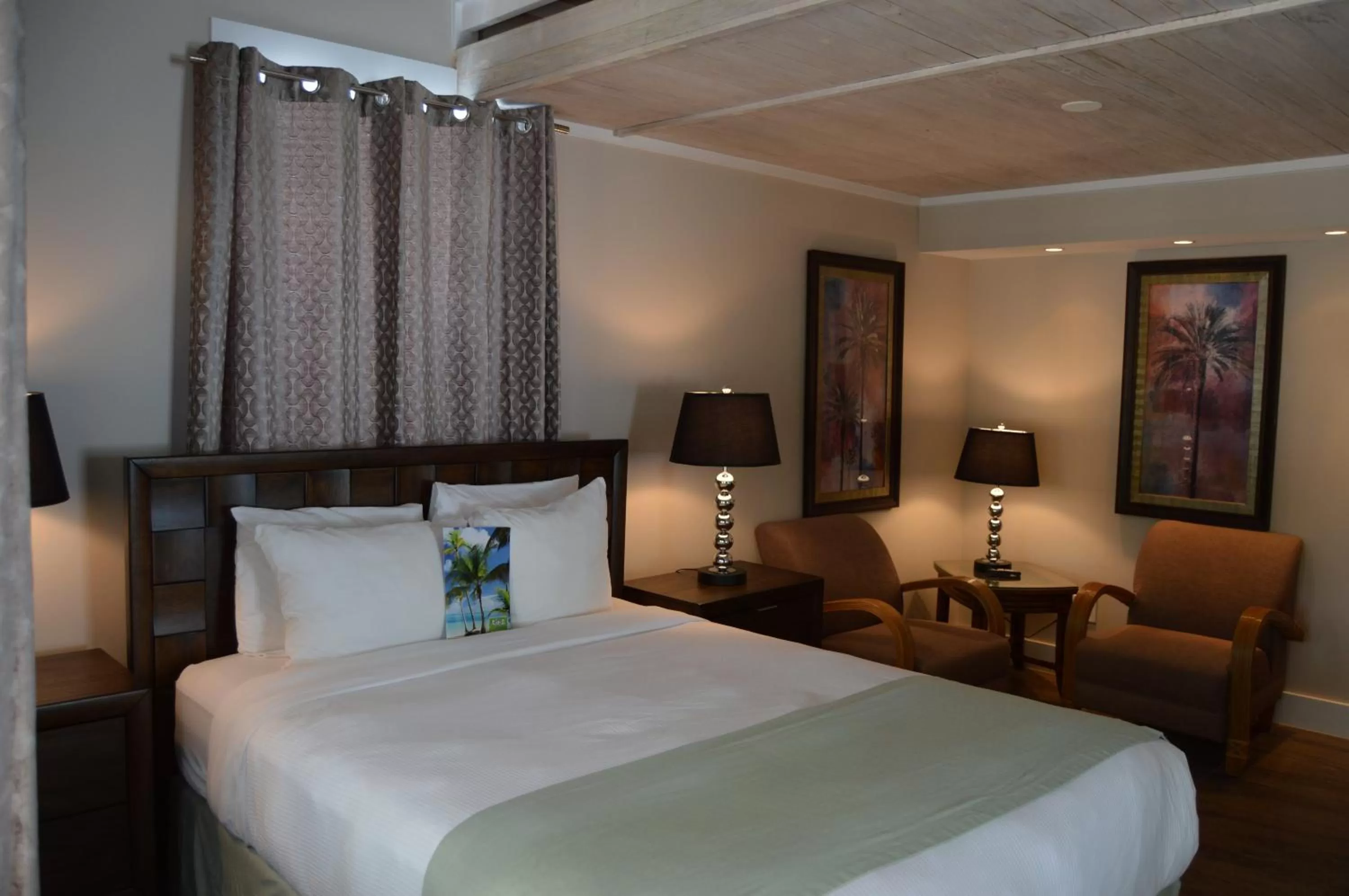 Bedroom, Bed in Douglas House