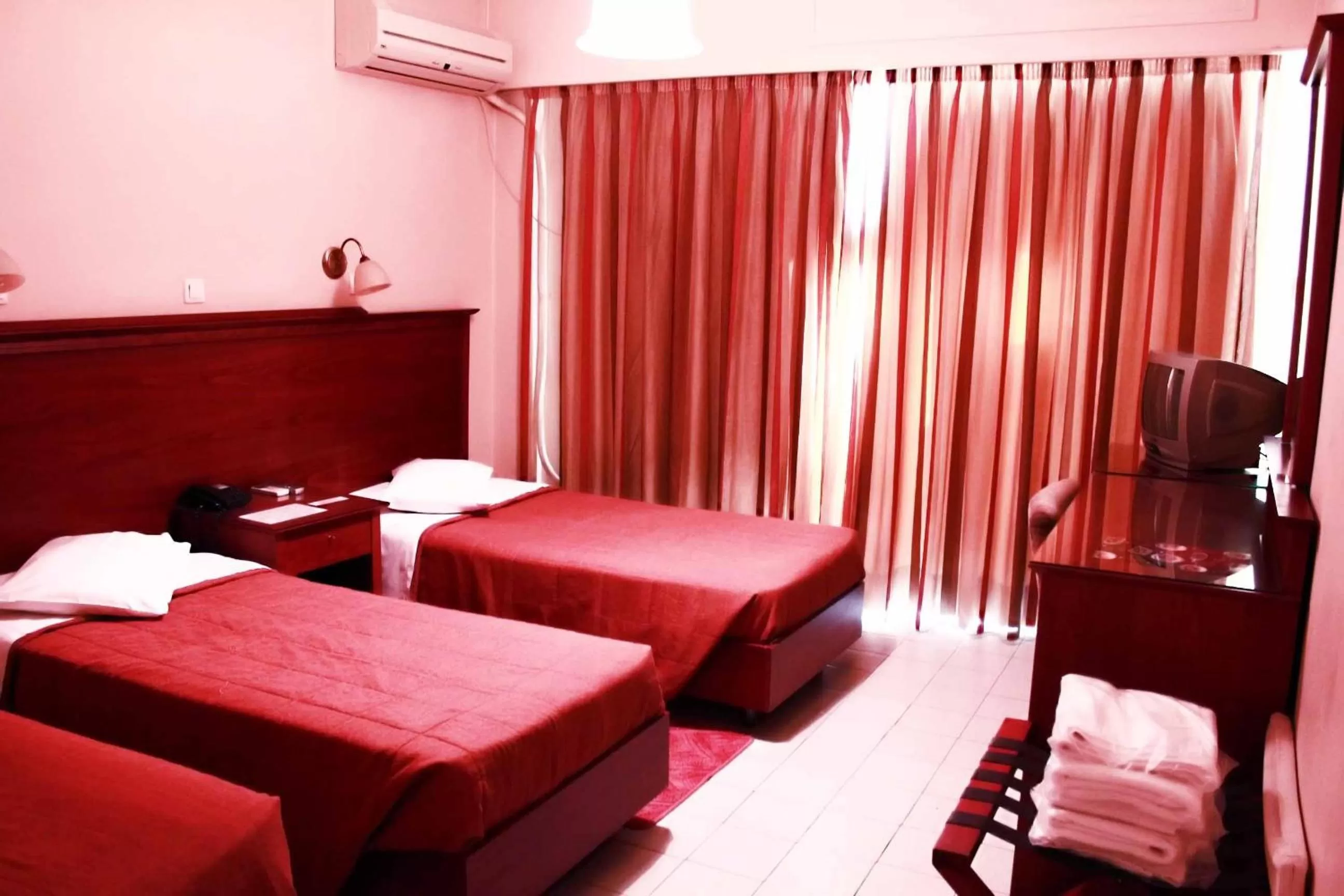 Photo of the whole room, Bed in Apollo Hotel