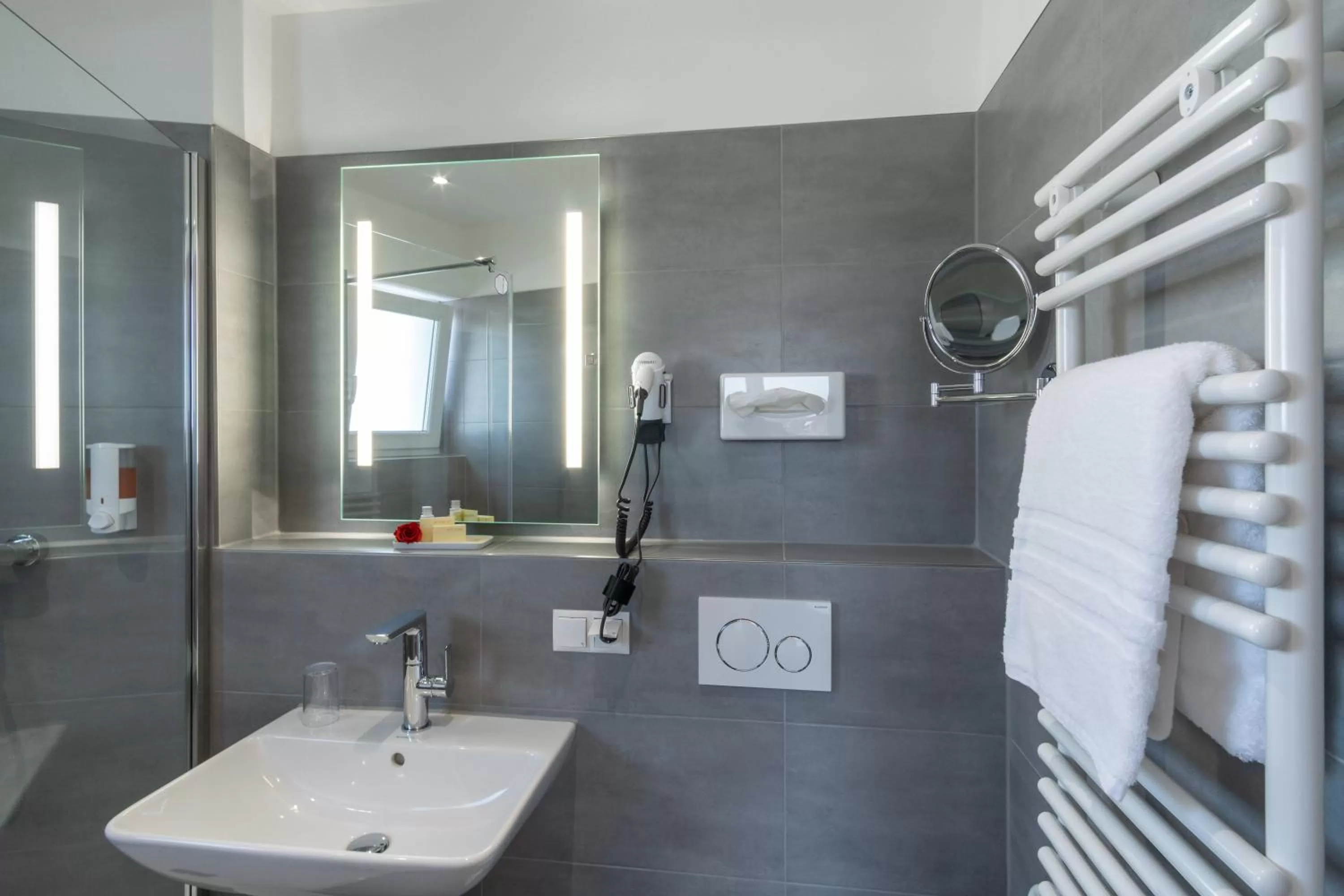 Bathroom in Hotel Elysee