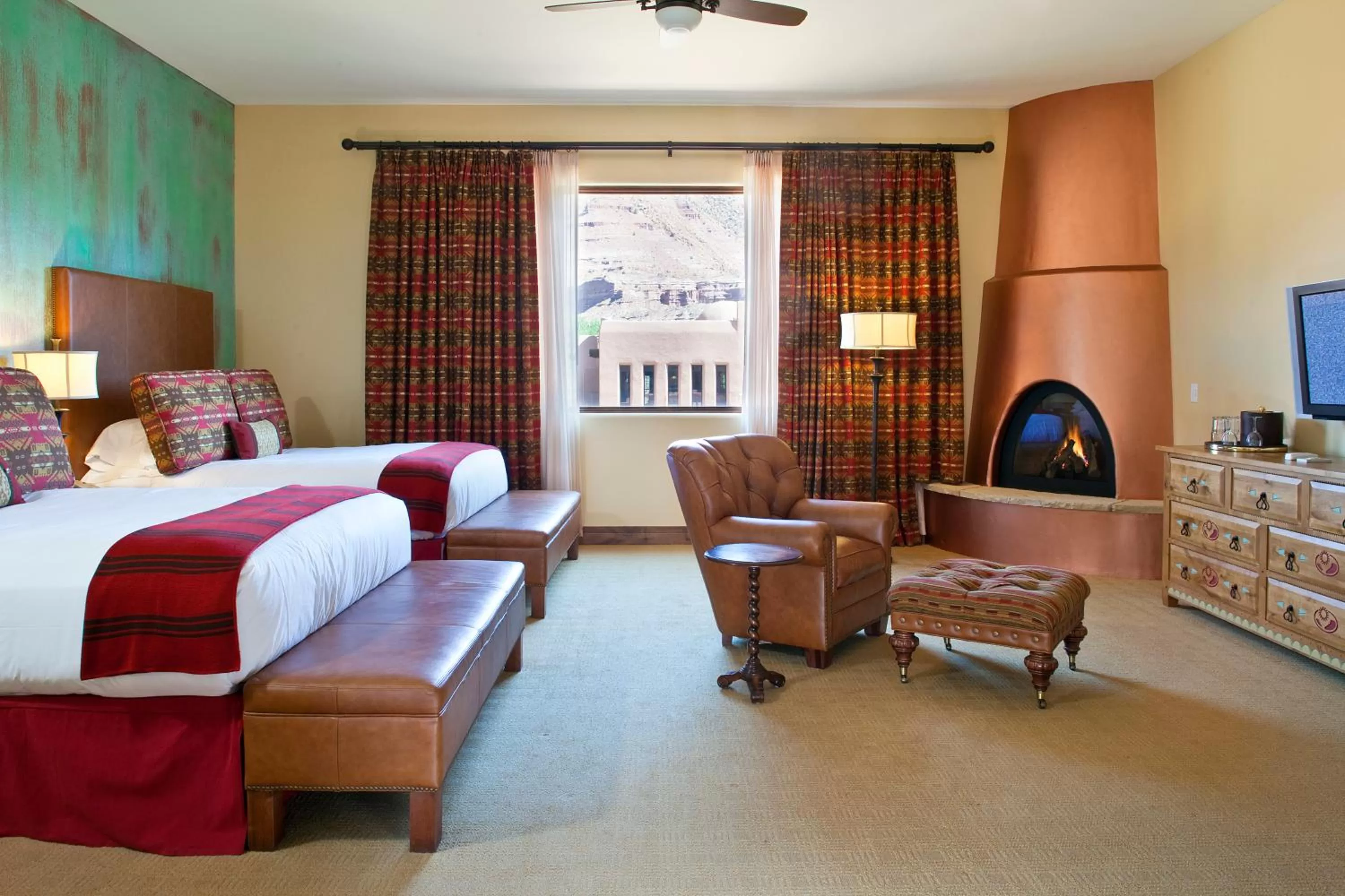 Bed in Gateway Canyons Resort, a Noble House Resort