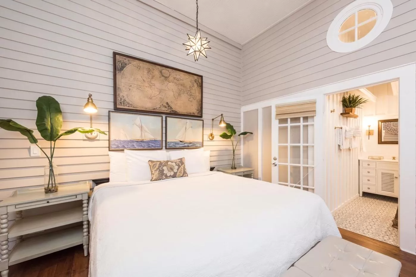 Bed in Old Town Manor