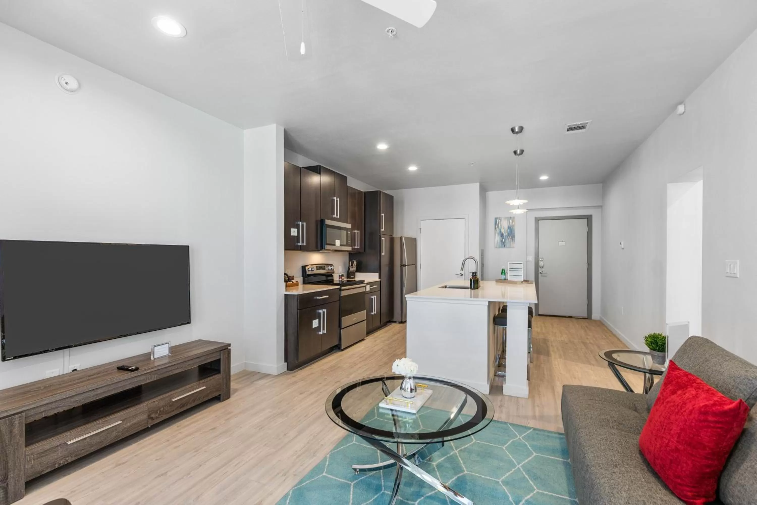 Living room, TV/Entertainment Center in Flatz432 Apartments by Barsala