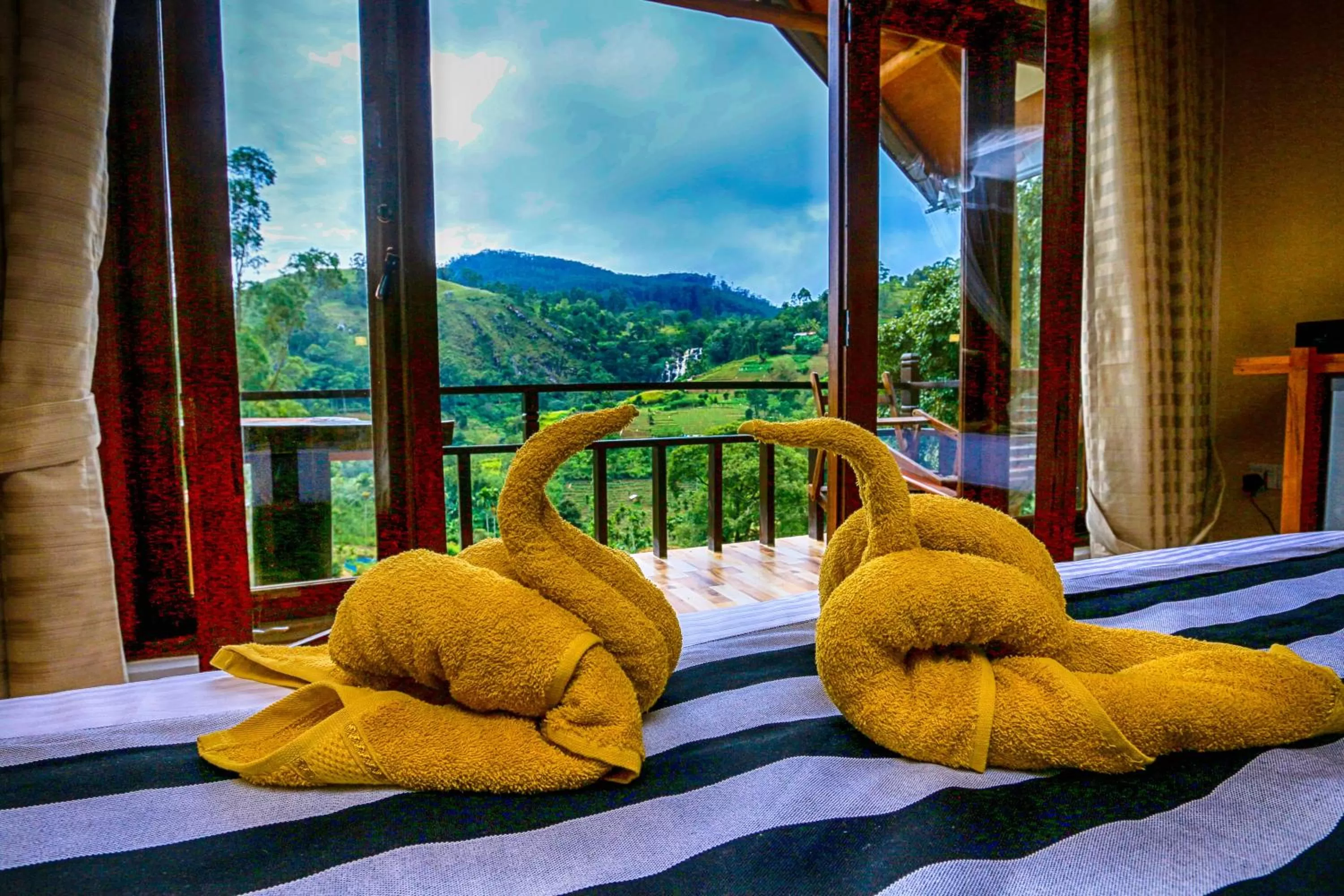 Bed, Mountain View in Ella 100 View Cottage