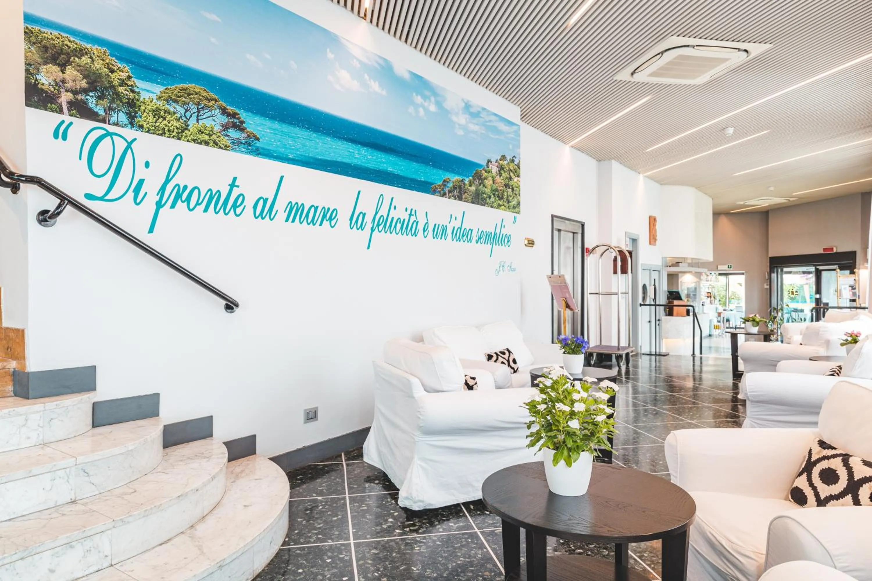 Lobby or reception in Hotel Santa Maria