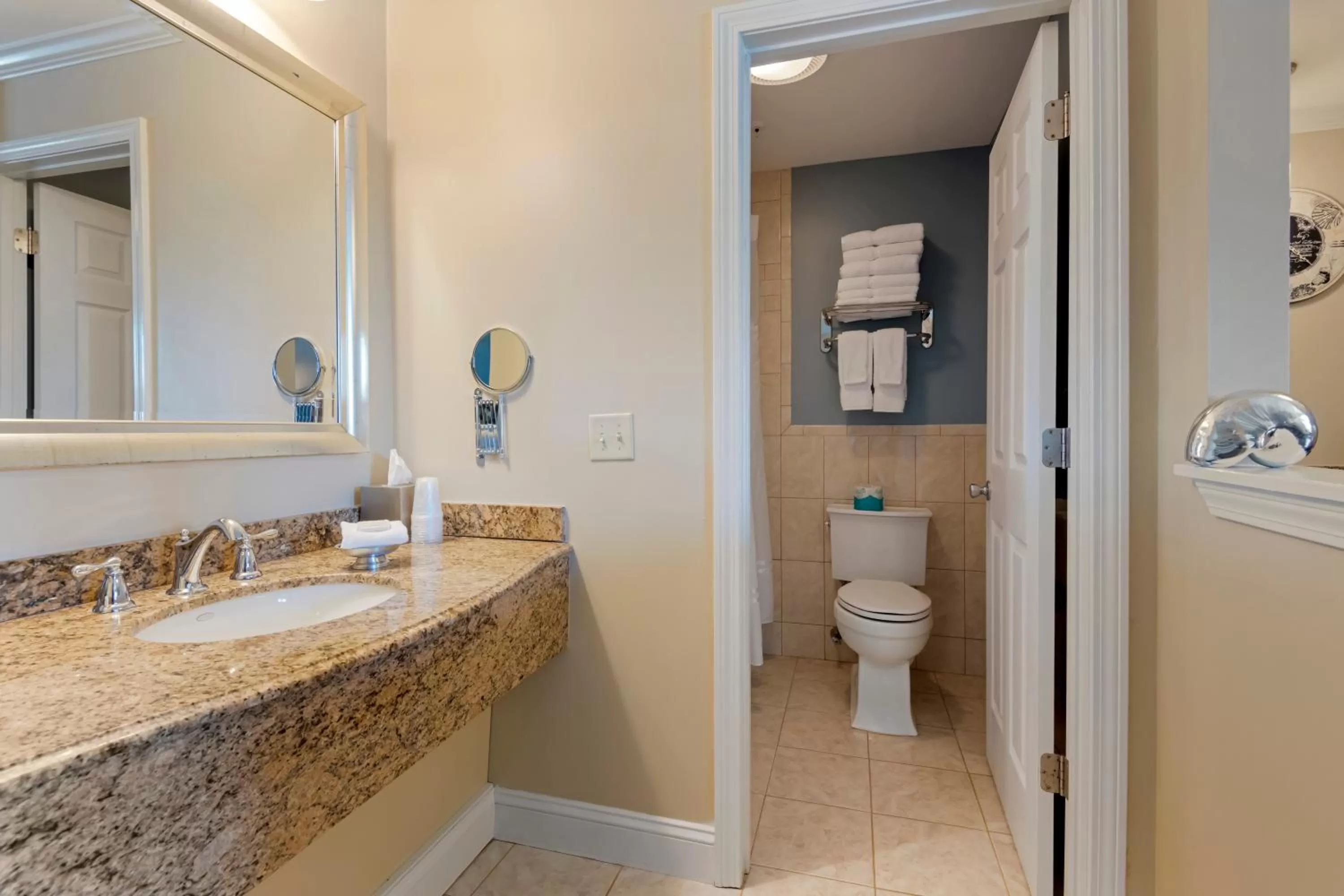 Bathroom in Union Bluff Hotel & Meeting House