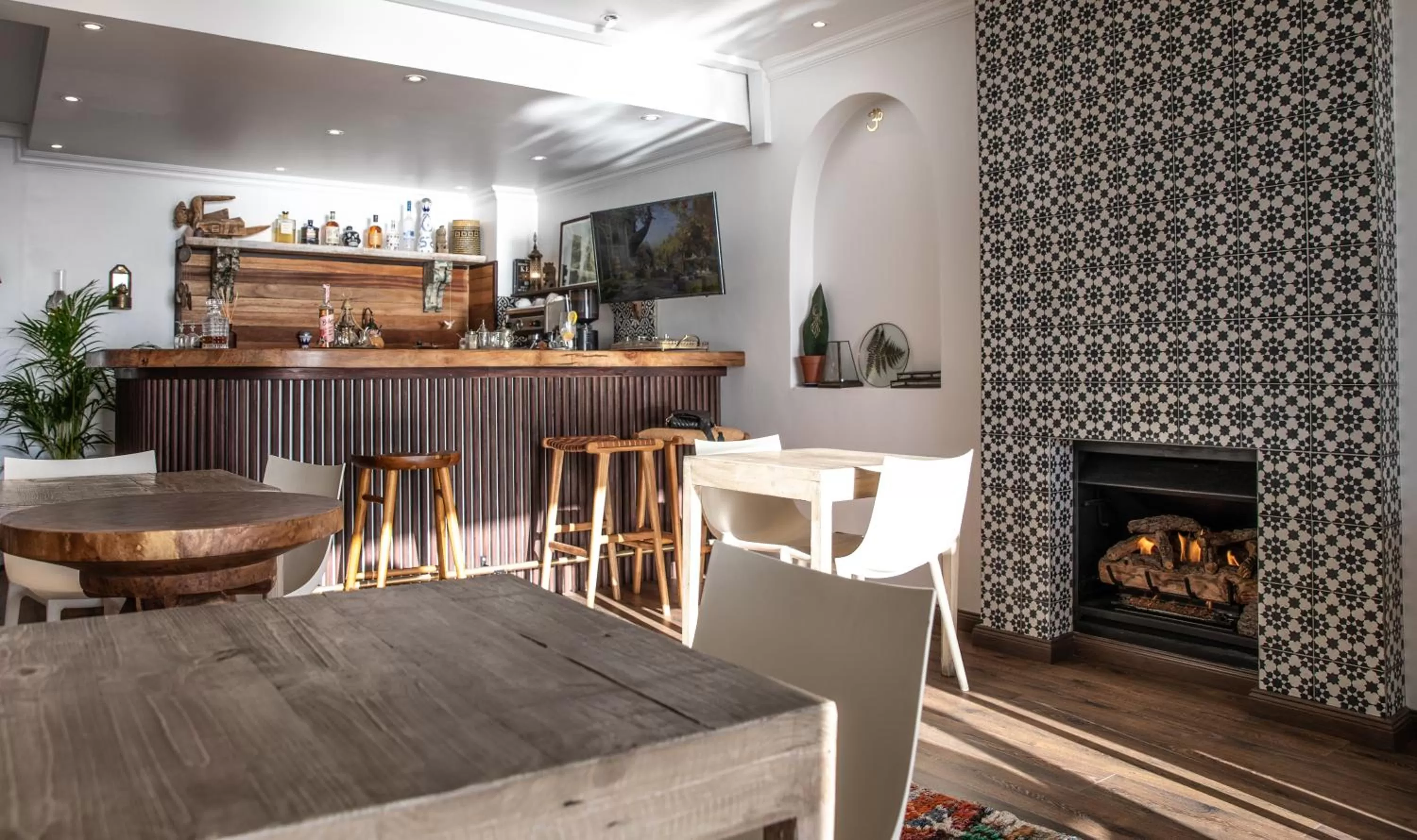 TV and multimedia in Sea Castle Hotel Camps Bay