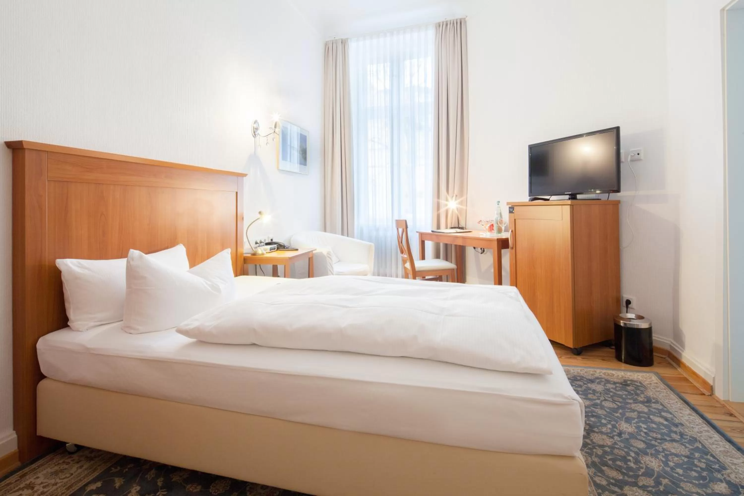 Photo of the whole room, Bed in Hotel Brandies Berlin GmbH