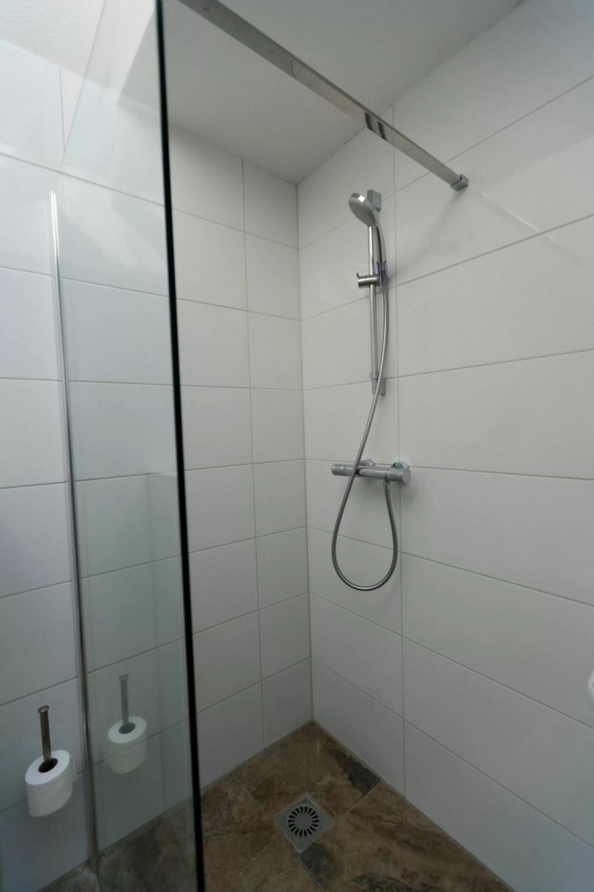 Shower in Plantage Garden Apartments
