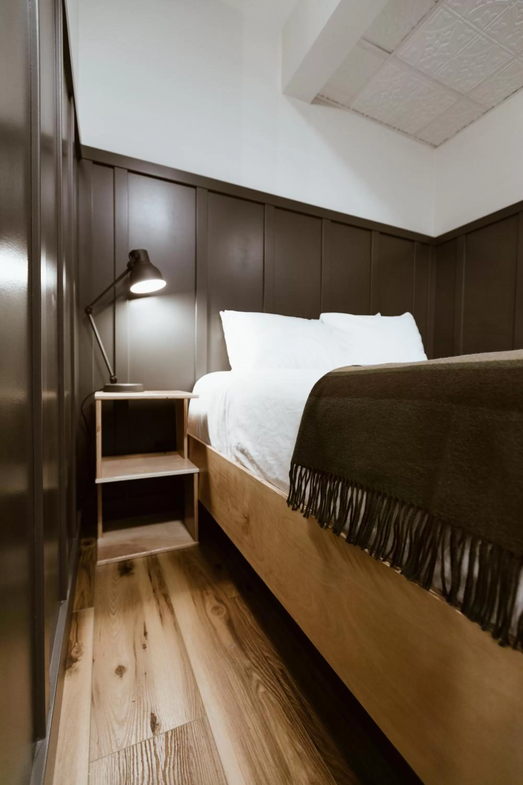 Bed in The Flying Steamshovel Inn