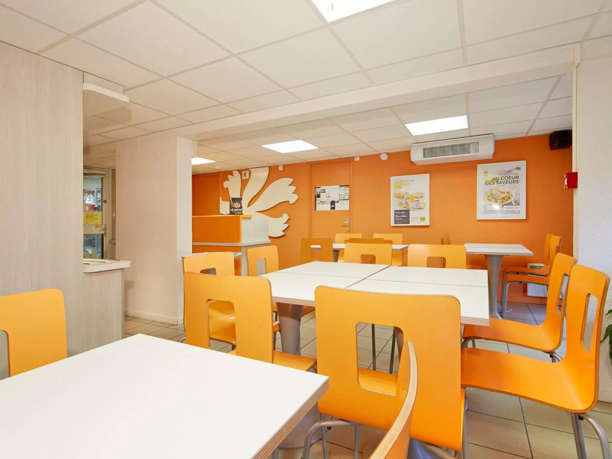 Lobby or reception in Premiere Classe Blois Nord