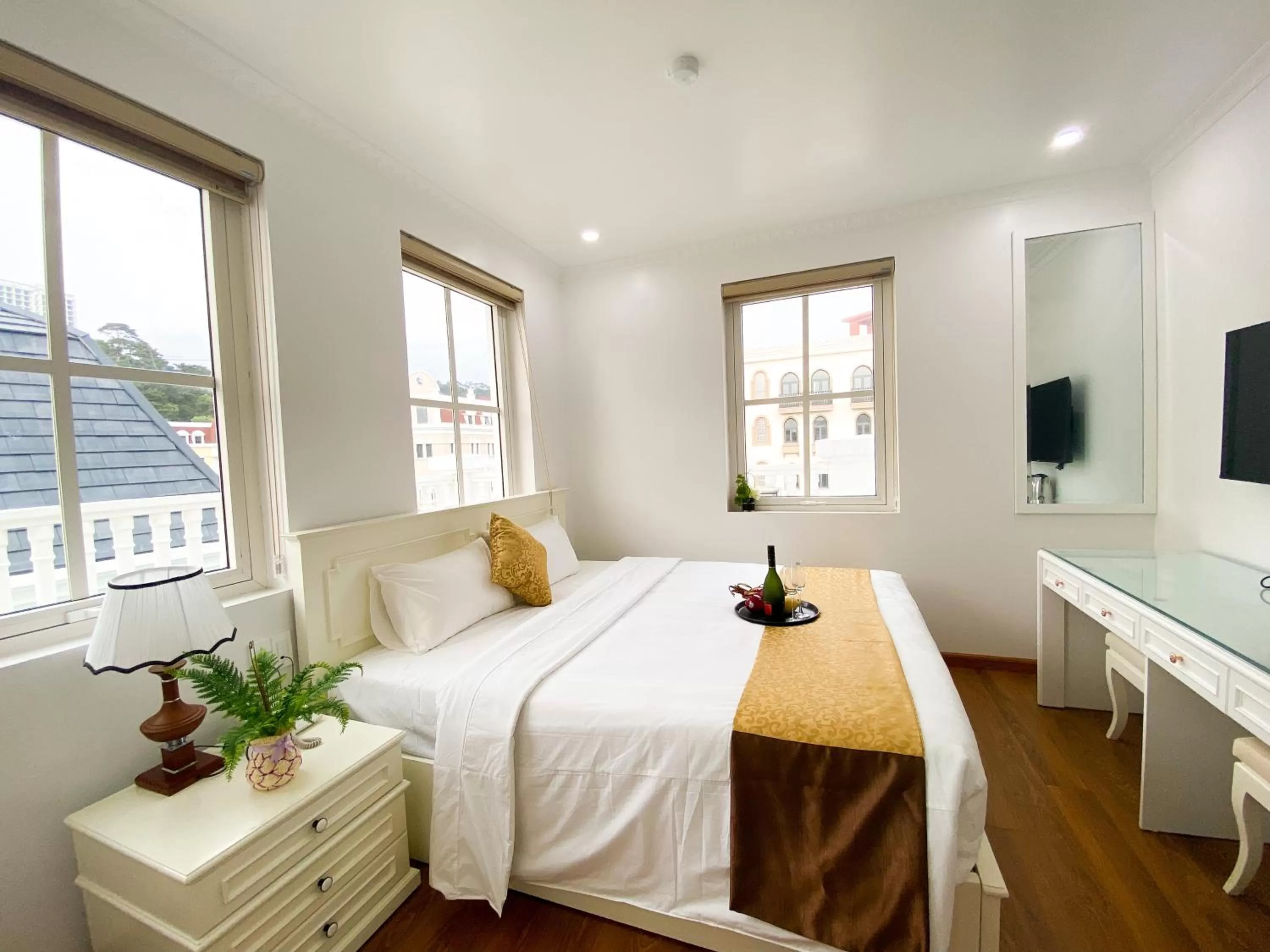 Photo of the whole room in Khách sạn Time Lotus Hạ Long