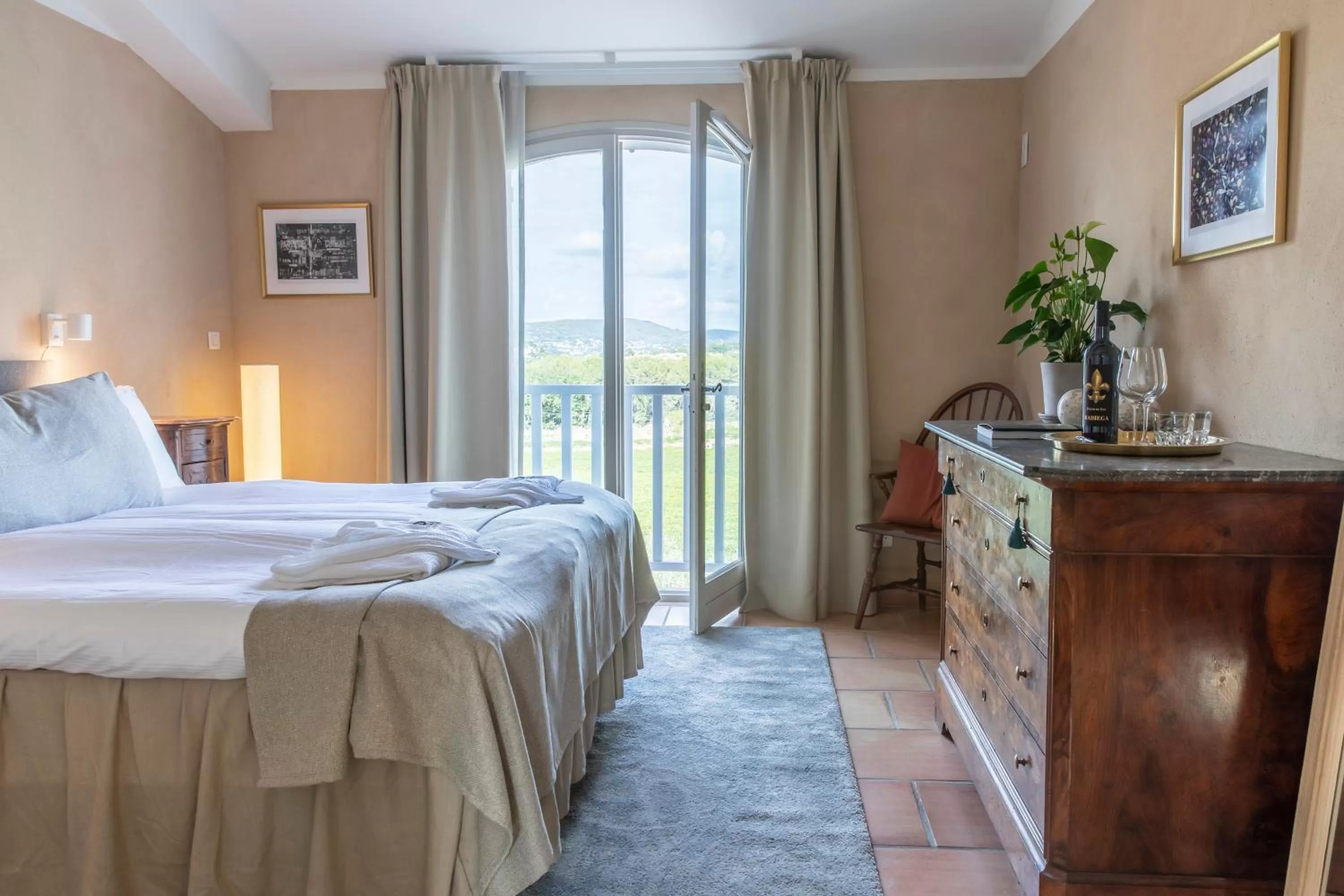 Bedroom, Bed in Domaine Rabiega - Vineyard and Boutique hotel