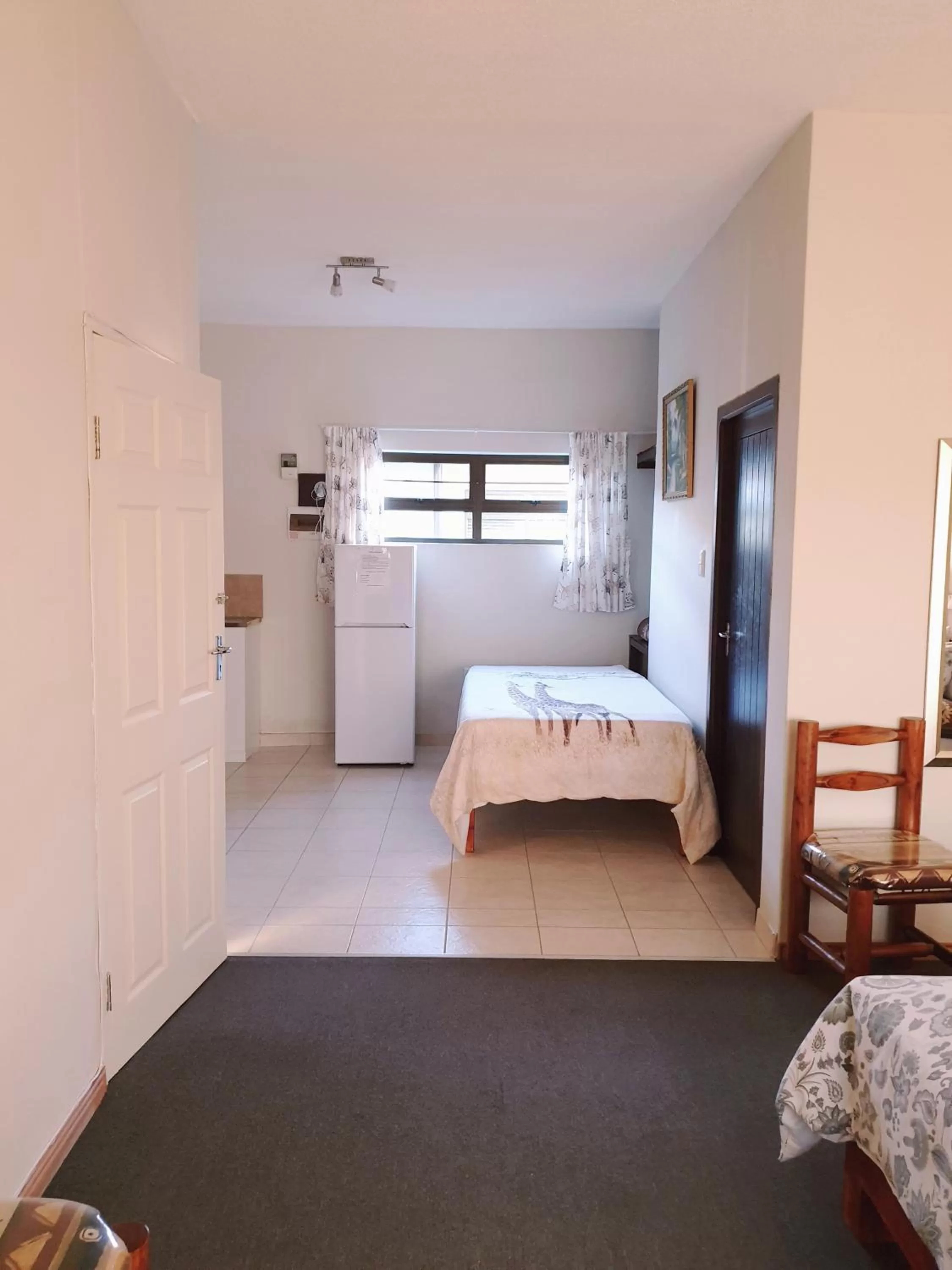 Photo of the whole room, Bed in Sunflower Self-Catering