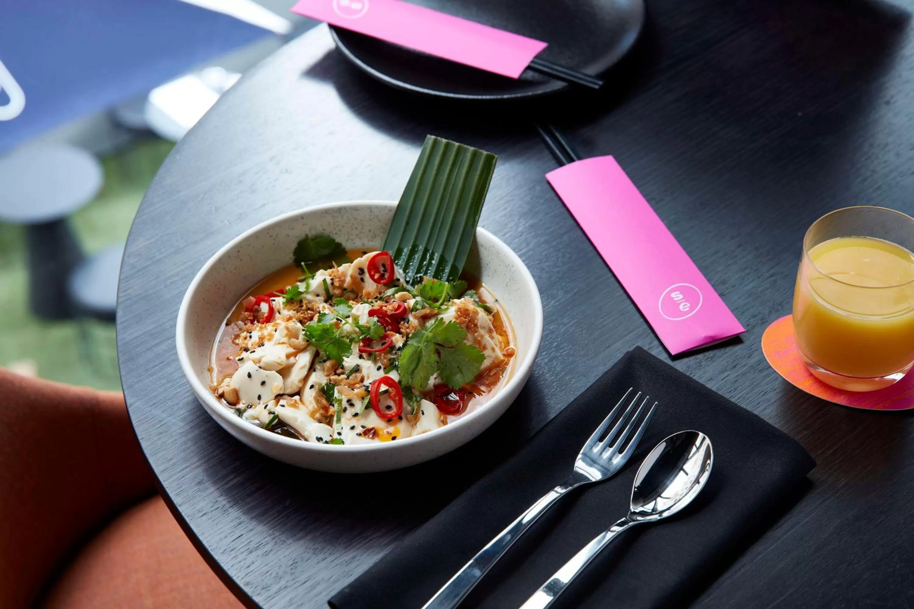 Restaurant/places to eat in Quincy Hotel Melbourne