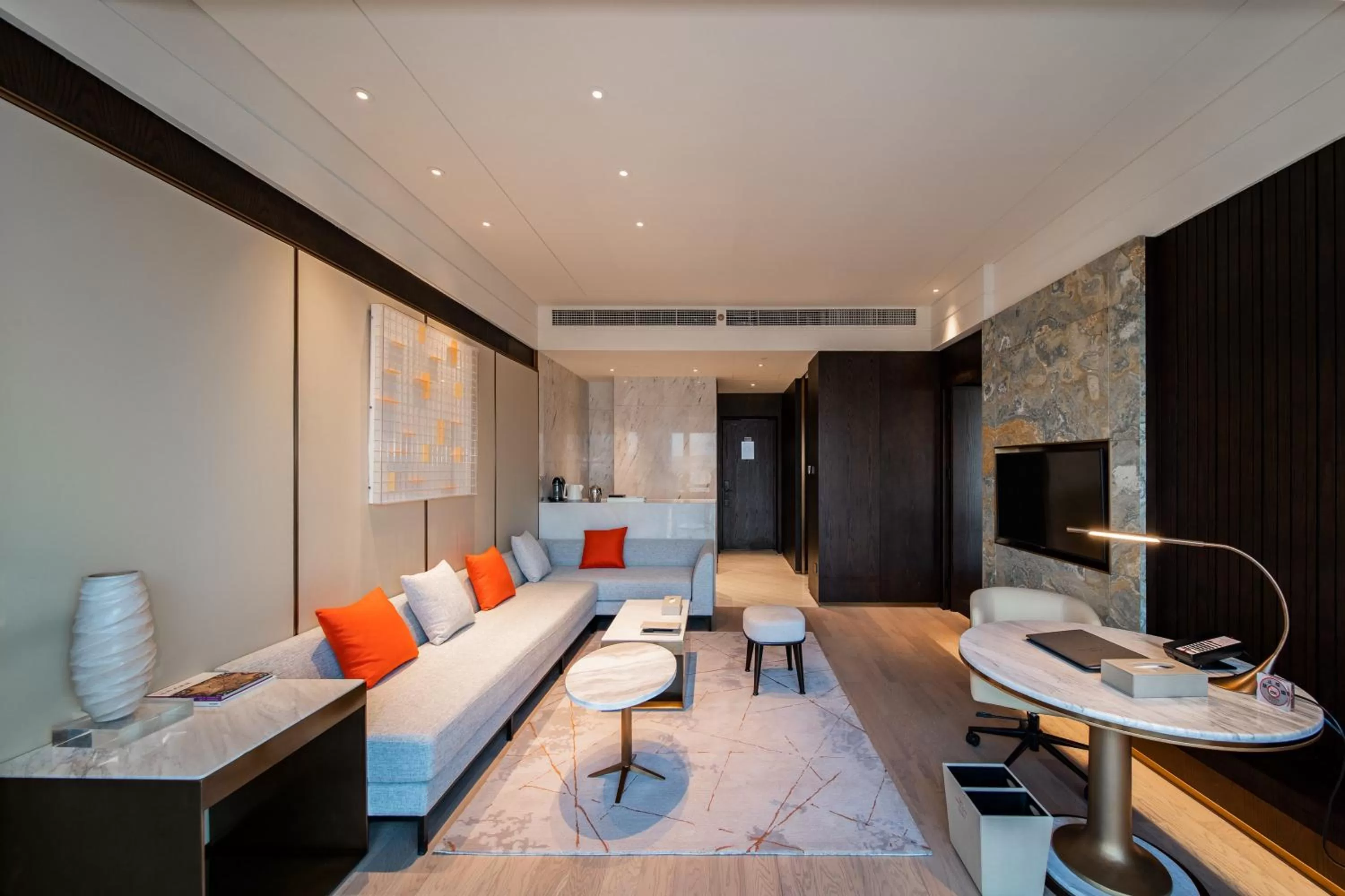 Photo of the whole room in Crowne Plaza Shenzhen Nanshan by IHG