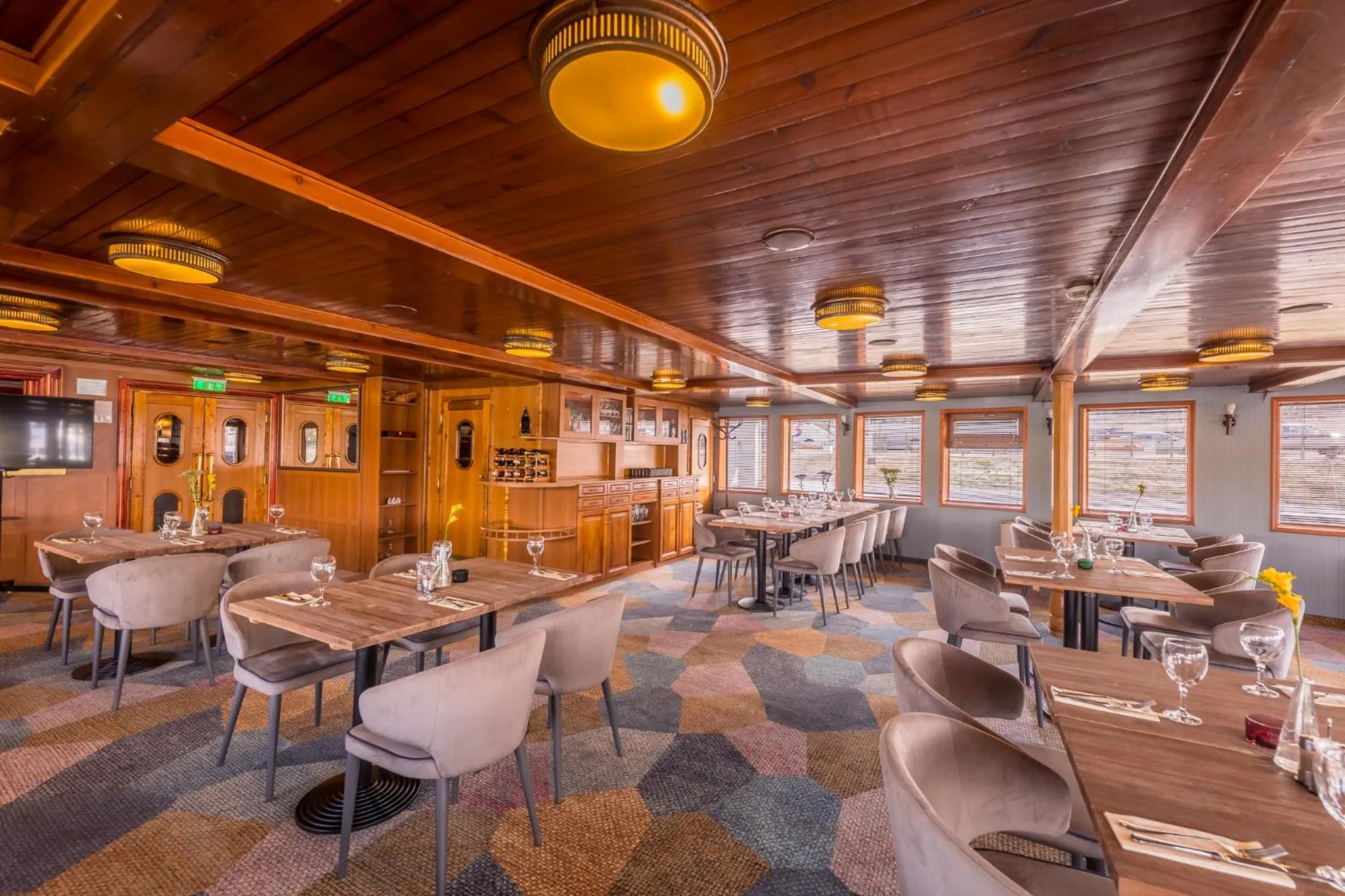 Restaurant/places to eat in Fortuna Boat Hotel Budapest