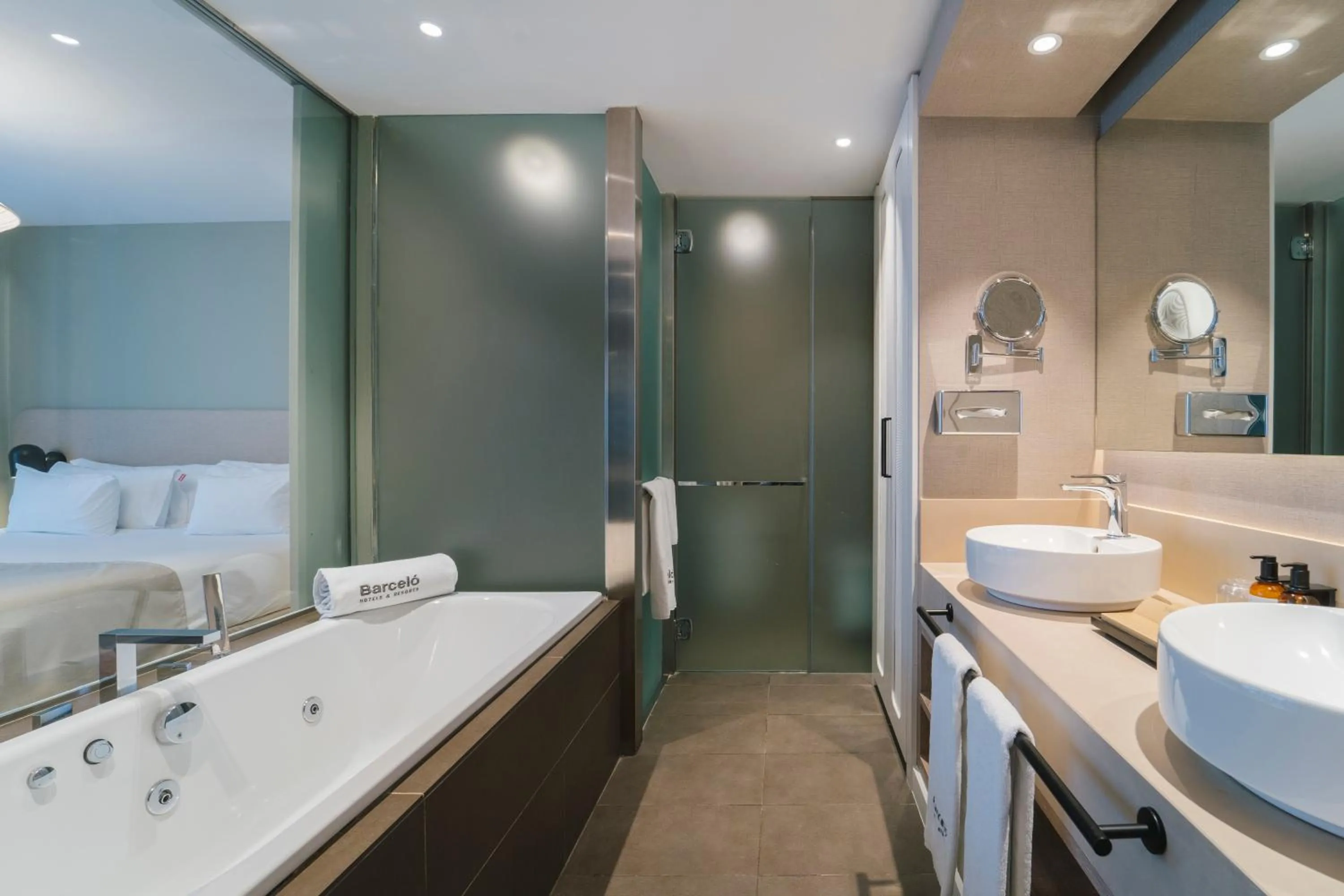 Bathroom in Barceló Oviedo Cervantes