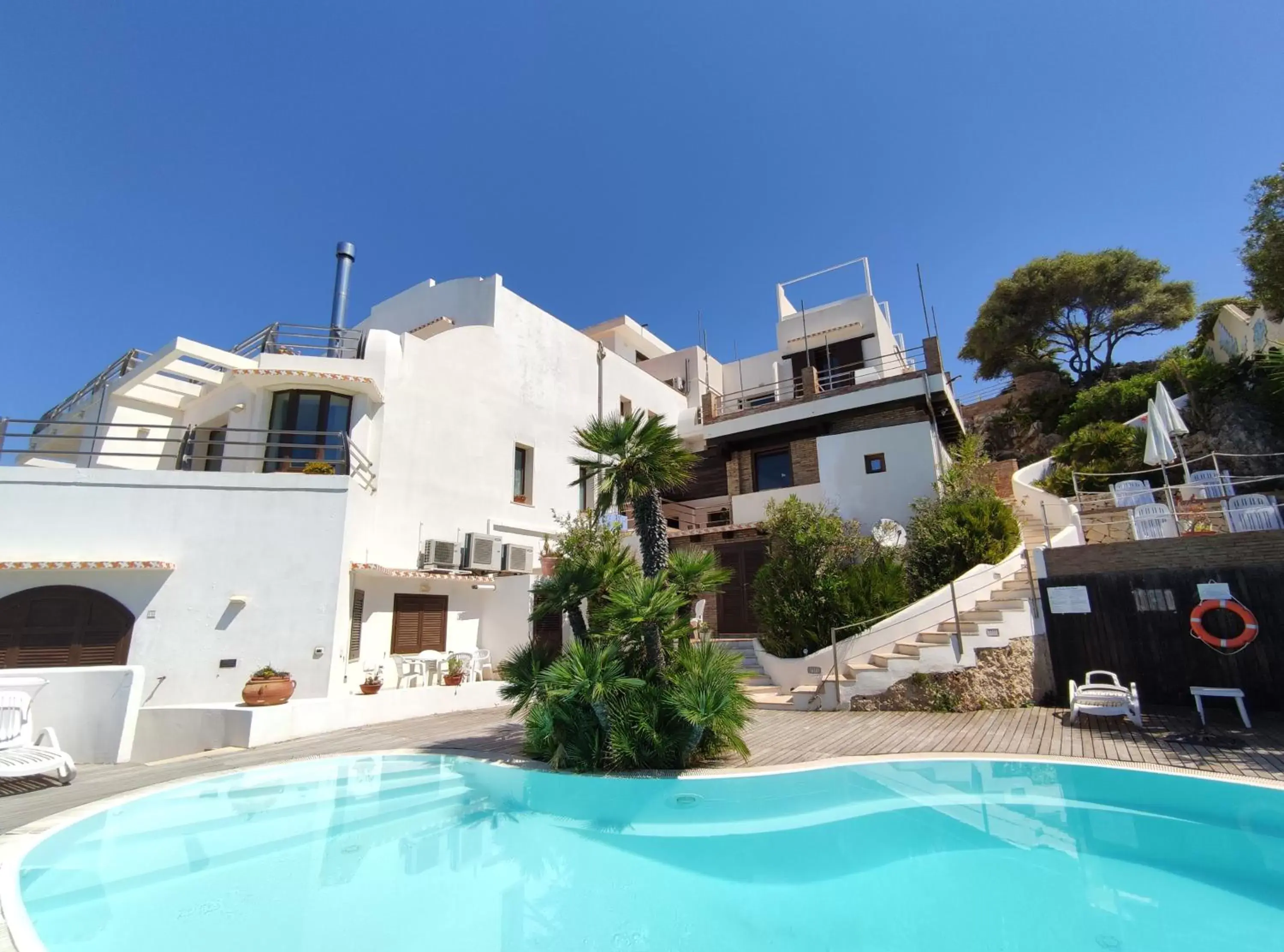 La Rosa Sul Mare La Rosa Sul Mare