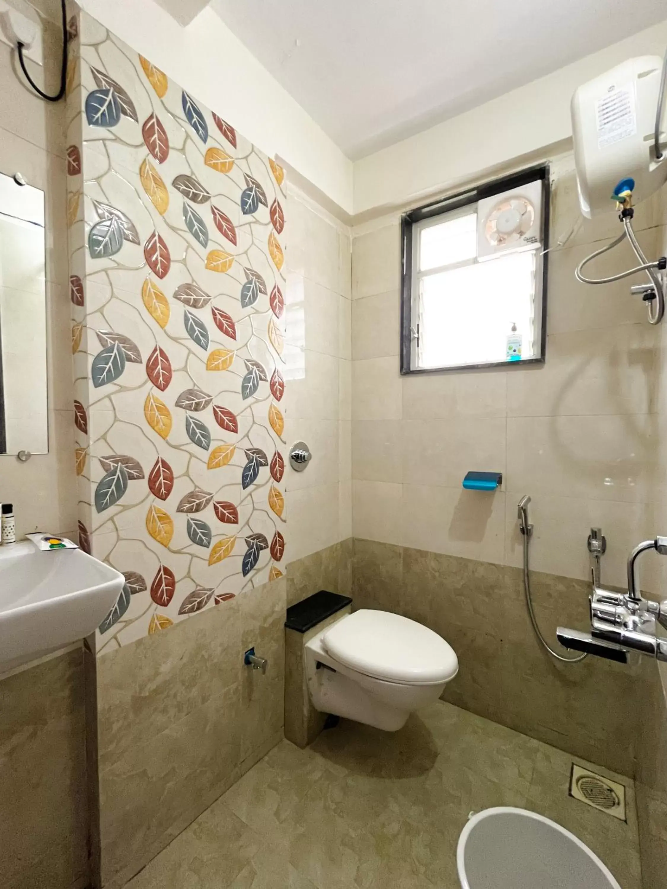 Superior Double Room - single occupancy in Itsy By Treebo - Opal Suites Superior Double Room - single occupancy in Itsy By Treebo - Opal Suites