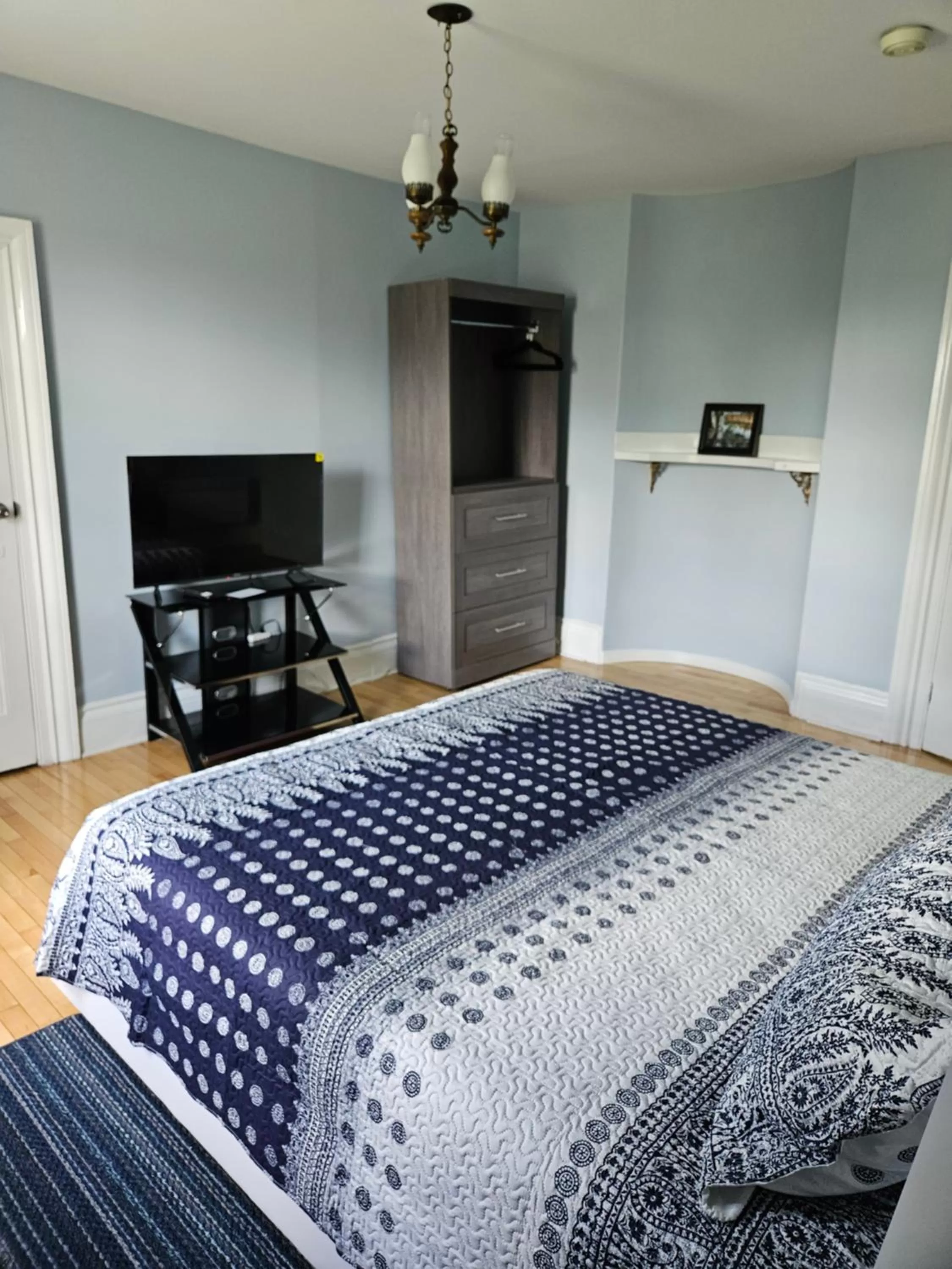 Bedroom, Bed in Sunflower Guest Suites