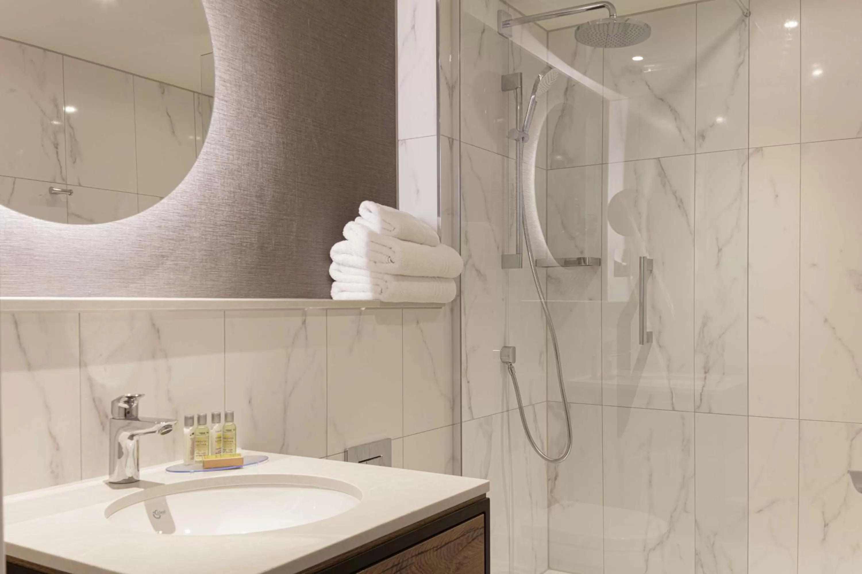 Bathroom in DoubleTree by Hilton London Elstree